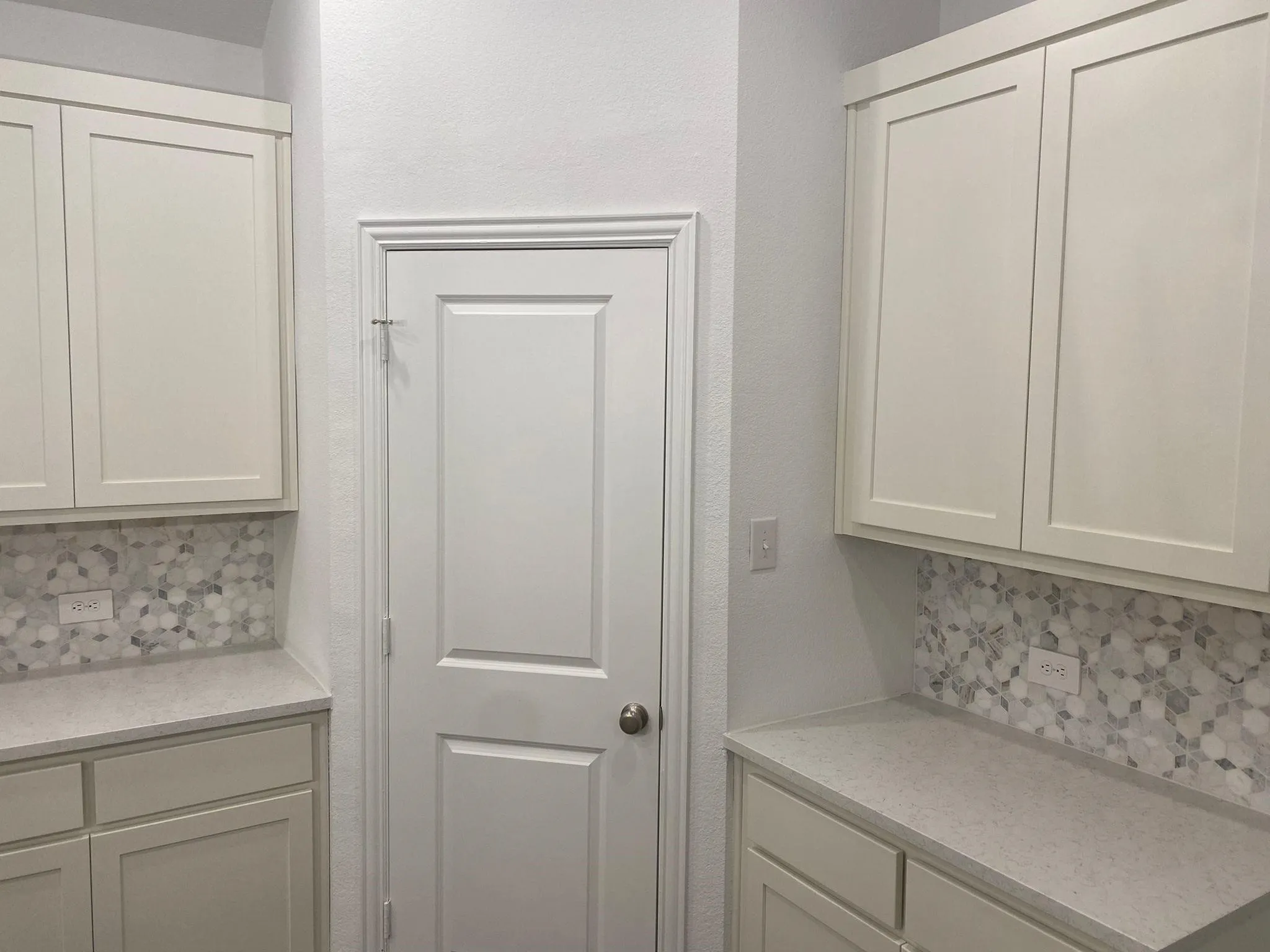 Single Family Residence For Rent in Tarrant County , 1613 Pine valley Drive, Fort Worth, Texas 76052, 4 Bedrooms, 2 Bathrooms, 2 Garage spaces, 1,980 Sqft, built in 2021, Price $2,900, mls#21265493, Real Estate Agent in Fort Worth, Homes For Rent in Tarrant county, Homes For Rent in Fort Worth, Realtor in Fort Worth Texas, Real Estate Brokerage Independent Realty Texas, Luminita Cordes Realtor