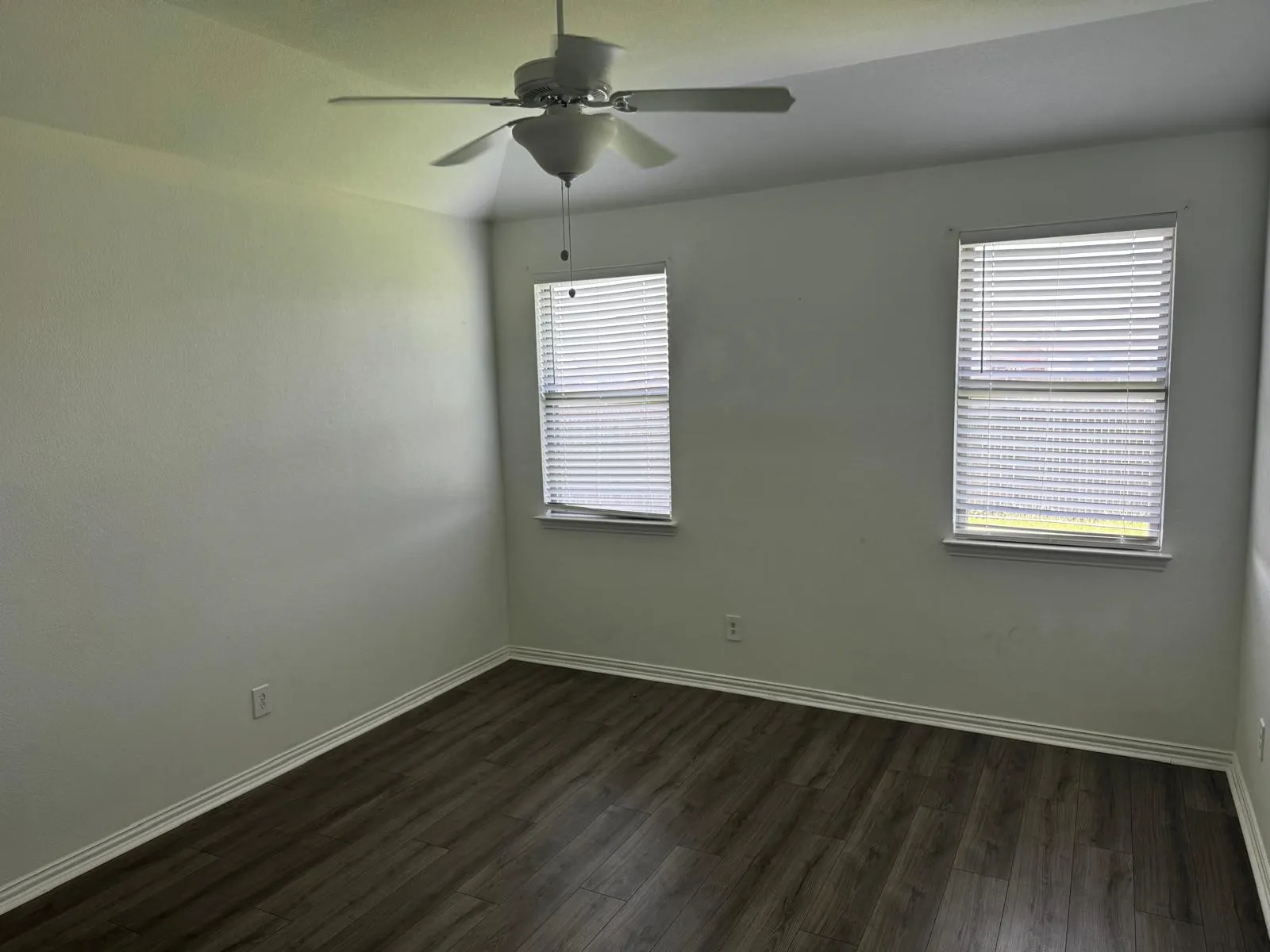 Single Family Residence For Rent in Tarrant County , 1613 Pine valley Drive, Fort Worth, Texas 76052, 4 Bedrooms, 2 Bathrooms, 2 Garage spaces, 1,980 Sqft, built in 2021, Price $2,900, mls#21265493, Real Estate Agent in Fort Worth, Homes For Rent in Tarrant county, Homes For Rent in Fort Worth, Realtor in Fort Worth Texas, Real Estate Brokerage Independent Realty Texas, Luminita Cordes Realtor