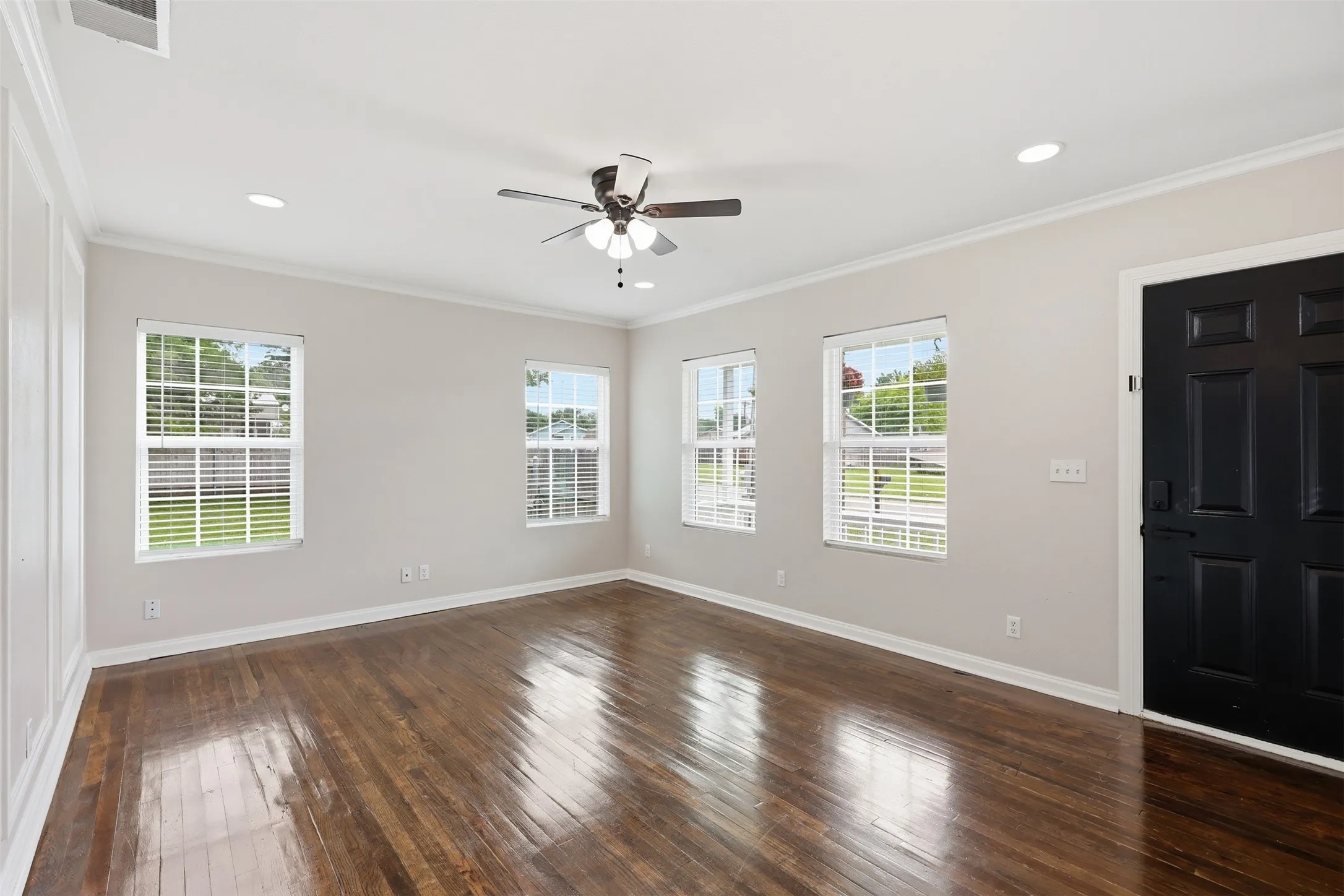 Single Family Residence For Sale in Parker County , 258 Spring Valley Circle, Azle, Texas 76020, 2 Bedroom, 1 Bathroom, Garage spaces, 1,106 Sqft, built in 0, mls#21265491, Real Estate Agent in Azle, Homes For Sale in Parker county, Homes For Sale in Azle, Realtor in Azle Texas, Real Estate Brokerage Independent Realty Texas, Luminita Cordes Realtor