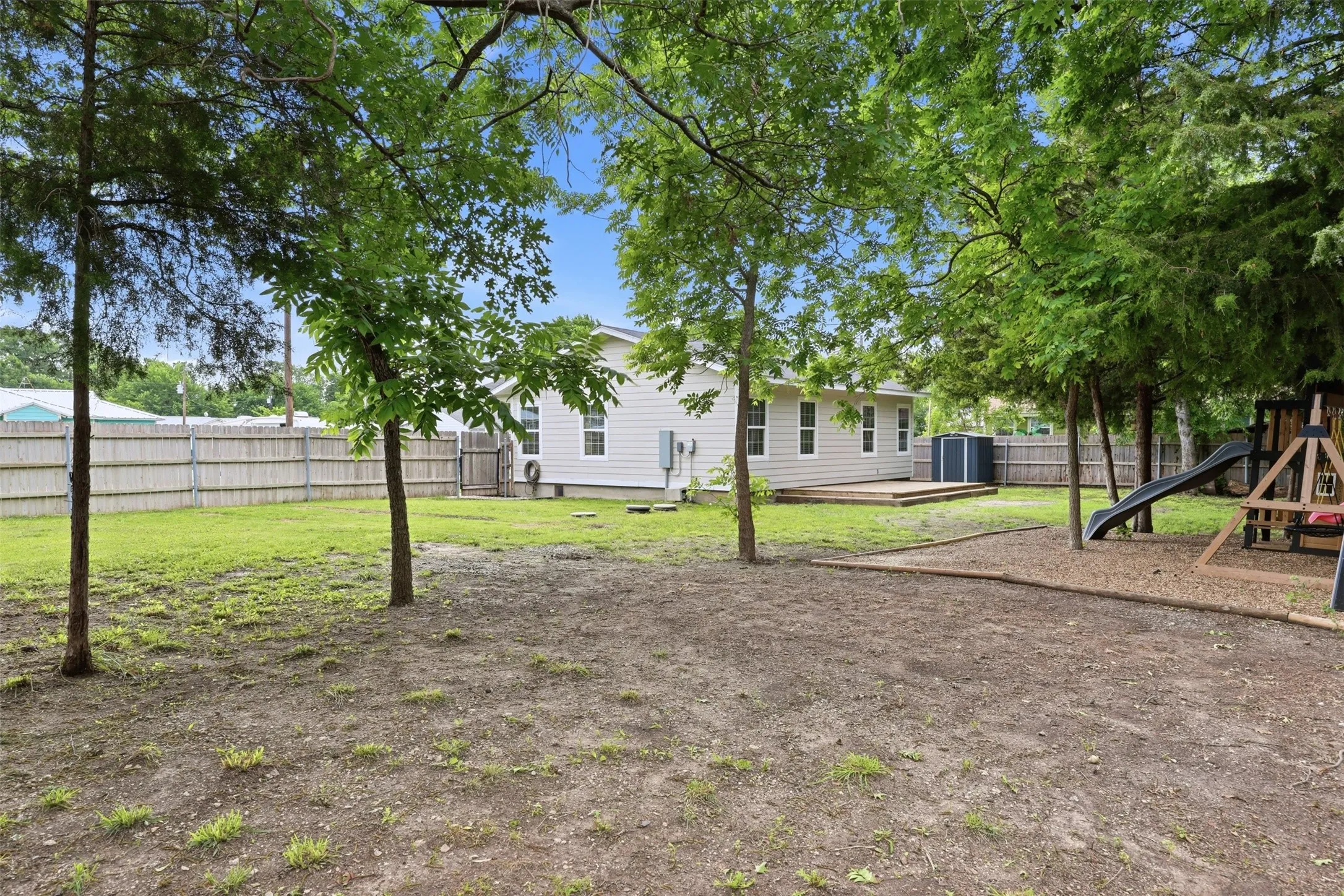 Single Family Residence For Sale in Parker County , 258 Spring Valley Circle, Azle, Texas 76020, 2 Bedroom, 1 Bathroom, Garage spaces, 1,106 Sqft, built in 0, mls#21265491, Real Estate Agent in Azle, Homes For Sale in Parker county, Homes For Sale in Azle, Realtor in Azle Texas, Real Estate Brokerage Independent Realty Texas, Luminita Cordes Realtor