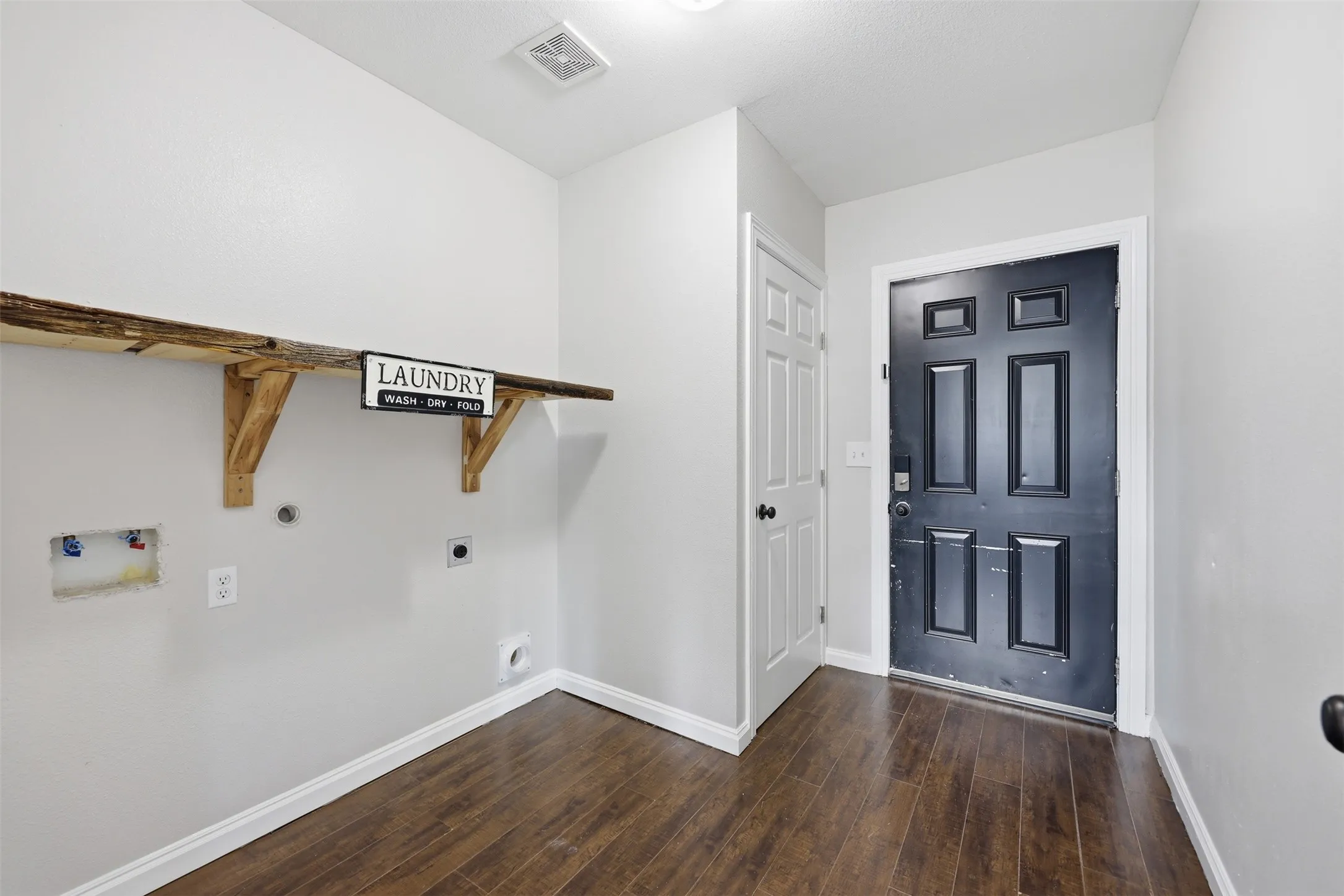 Single Family Residence For Sale in Parker County , 258 Spring Valley Circle, Azle, Texas 76020, 2 Bedroom, 1 Bathroom, Garage spaces, 1,106 Sqft, built in 0, mls#21265491, Real Estate Agent in Azle, Homes For Sale in Parker county, Homes For Sale in Azle, Realtor in Azle Texas, Real Estate Brokerage Independent Realty Texas, Luminita Cordes Realtor