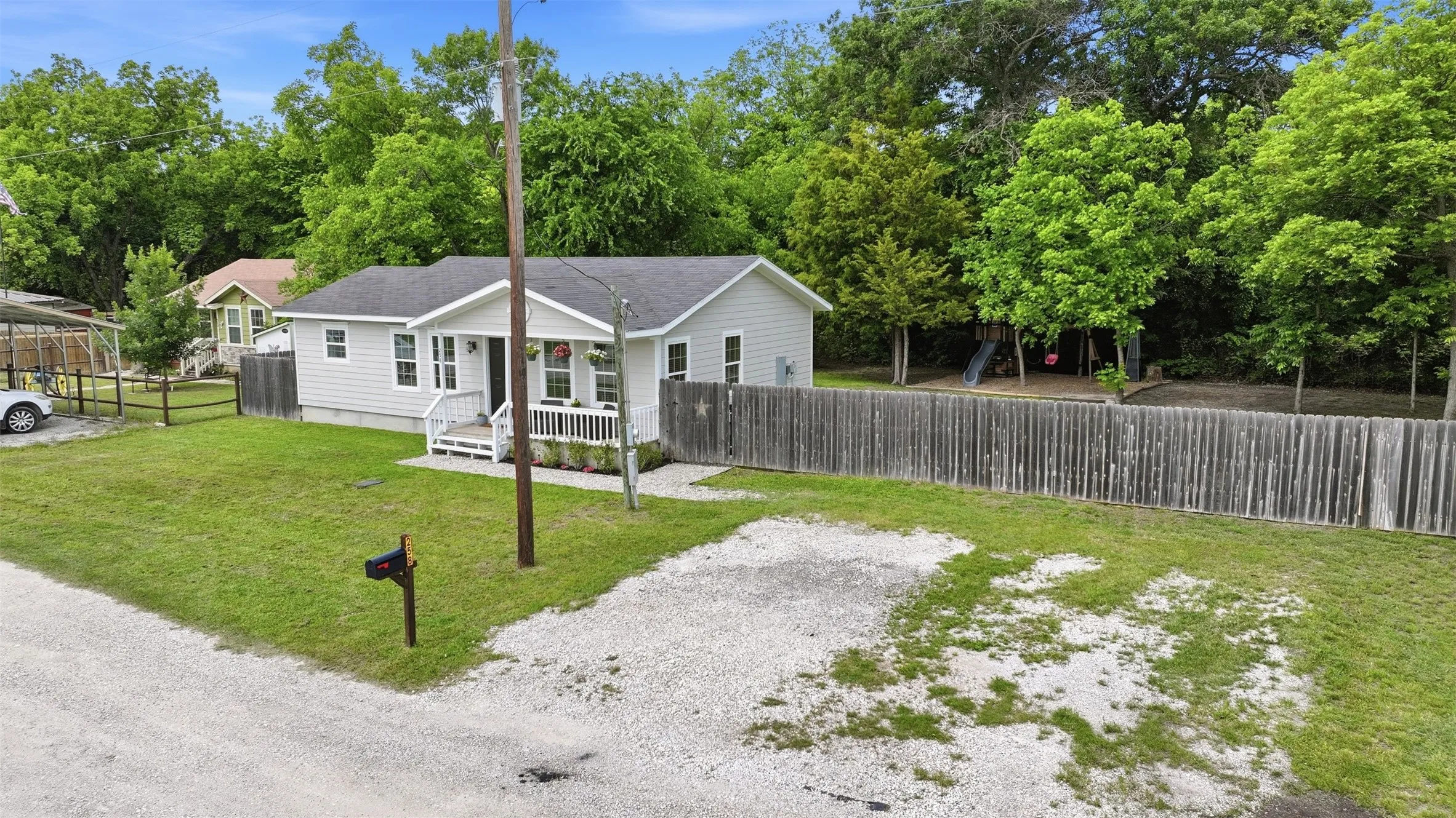Single Family Residence For Sale in Parker County , 258 Spring Valley Circle, Azle, Texas 76020, 2 Bedroom, 1 Bathroom, Garage spaces, 1,106 Sqft, built in 0, mls#21265491, Real Estate Agent in Azle, Homes For Sale in Parker county, Homes For Sale in Azle, Realtor in Azle Texas, Real Estate Brokerage Independent Realty Texas, Luminita Cordes Realtor