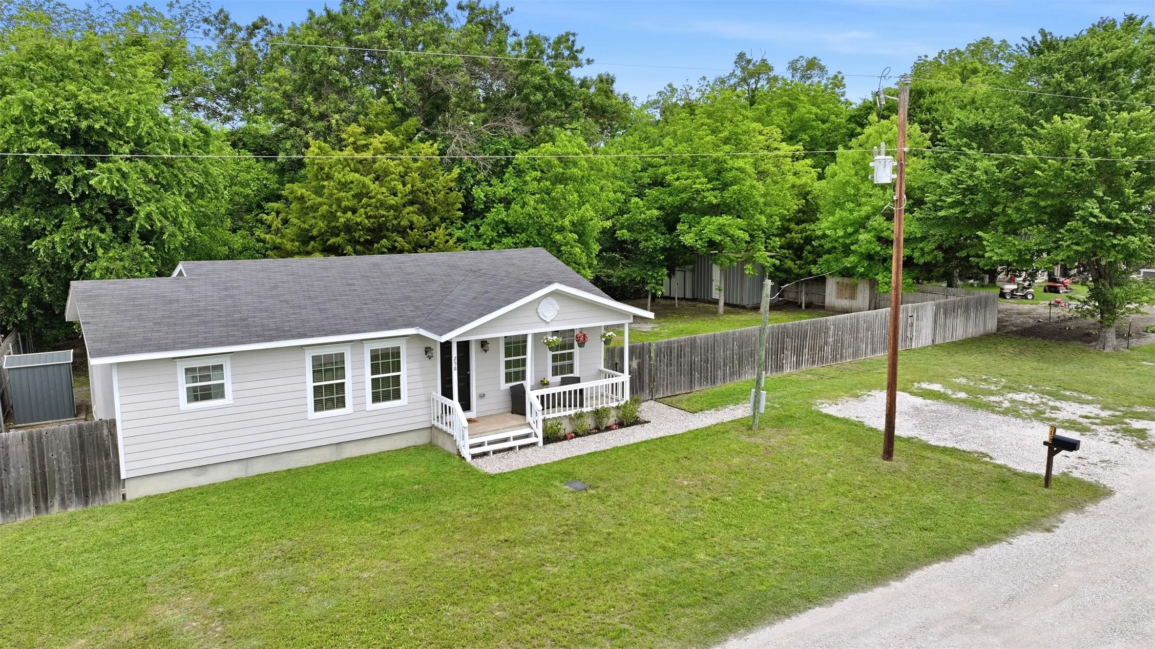 Single Family Residence For Sale in Parker County , 258 Spring Valley Circle, Azle, Texas 76020, 2 Bedroom, 1 Bathroom, Garage spaces, 1,106 Sqft, built in 0, mls#21265491, Real Estate Agent in Azle, Homes For Sale in Parker county, Homes For Sale in Azle, Realtor in Azle Texas, Real Estate Brokerage Independent Realty Texas, Luminita Cordes Realtor