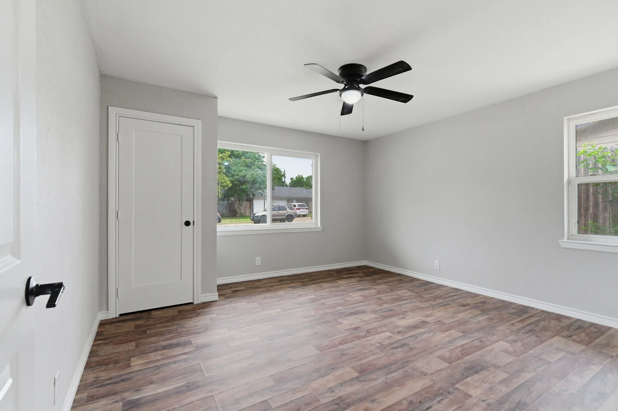 Single Family Residence For Sale in Tarrant County , 1900 Charleston Drive, Bedford, Texas 76022, 4 Bedroom, 4 Bathroom, 2 Garage spaces, 2,135 Sqft, built in 1963, mls#21264352, Real Estate Agent in Bedford, Homes For Sale in Tarrant county, Homes For Sale in Bedford, Realtor in Bedford Texas, Real Estate Brokerage Independent Realty Texas, Luminita Cordes Realtor