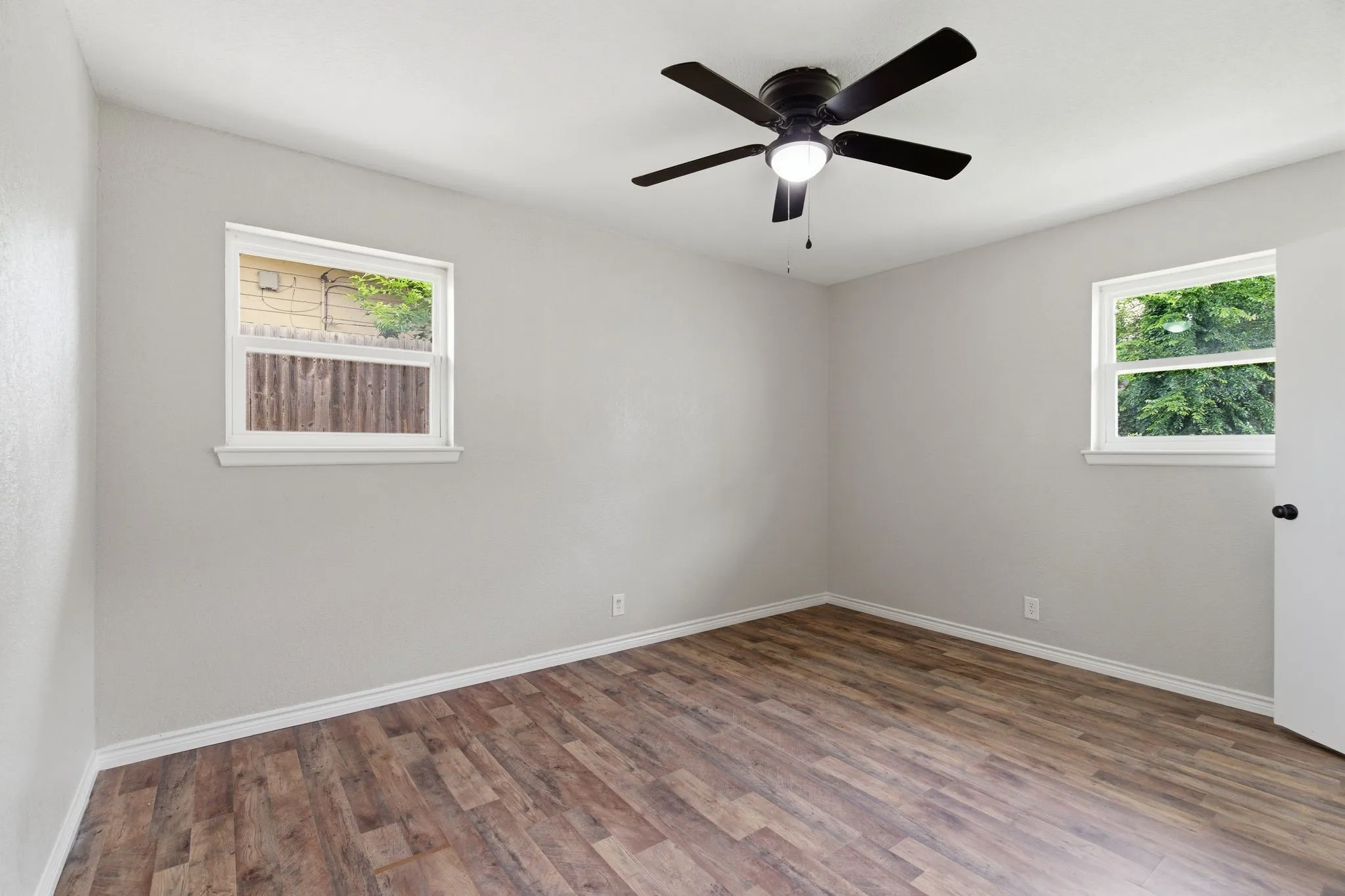 Single Family Residence For Sale in Tarrant County , 1900 Charleston Drive, Bedford, Texas 76022, 4 Bedroom, 4 Bathroom, 2 Garage spaces, 2,135 Sqft, built in 1963, mls#21264352, Real Estate Agent in Bedford, Homes For Sale in Tarrant county, Homes For Sale in Bedford, Realtor in Bedford Texas, Real Estate Brokerage Independent Realty Texas, Luminita Cordes Realtor