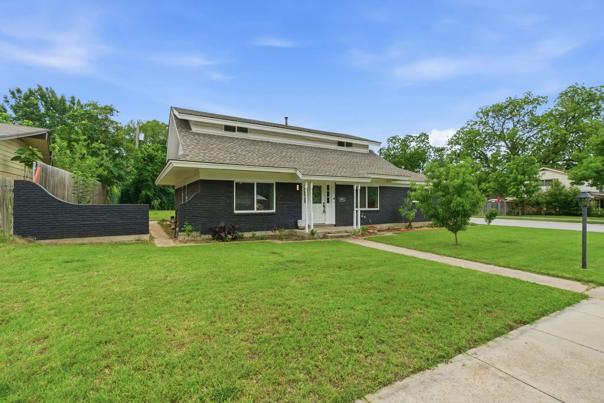 Single Family Residence For Sale in Tarrant County , 1900 Charleston Drive, Bedford, Texas 76022, 4 Bedroom, 4 Bathroom, 2 Garage spaces, 2,135 Sqft, built in 1963, mls#21264352, Real Estate Agent in Bedford, Homes For Sale in Tarrant county, Homes For Sale in Bedford, Realtor in Bedford Texas, Real Estate Brokerage Independent Realty Texas, Luminita Cordes Realtor