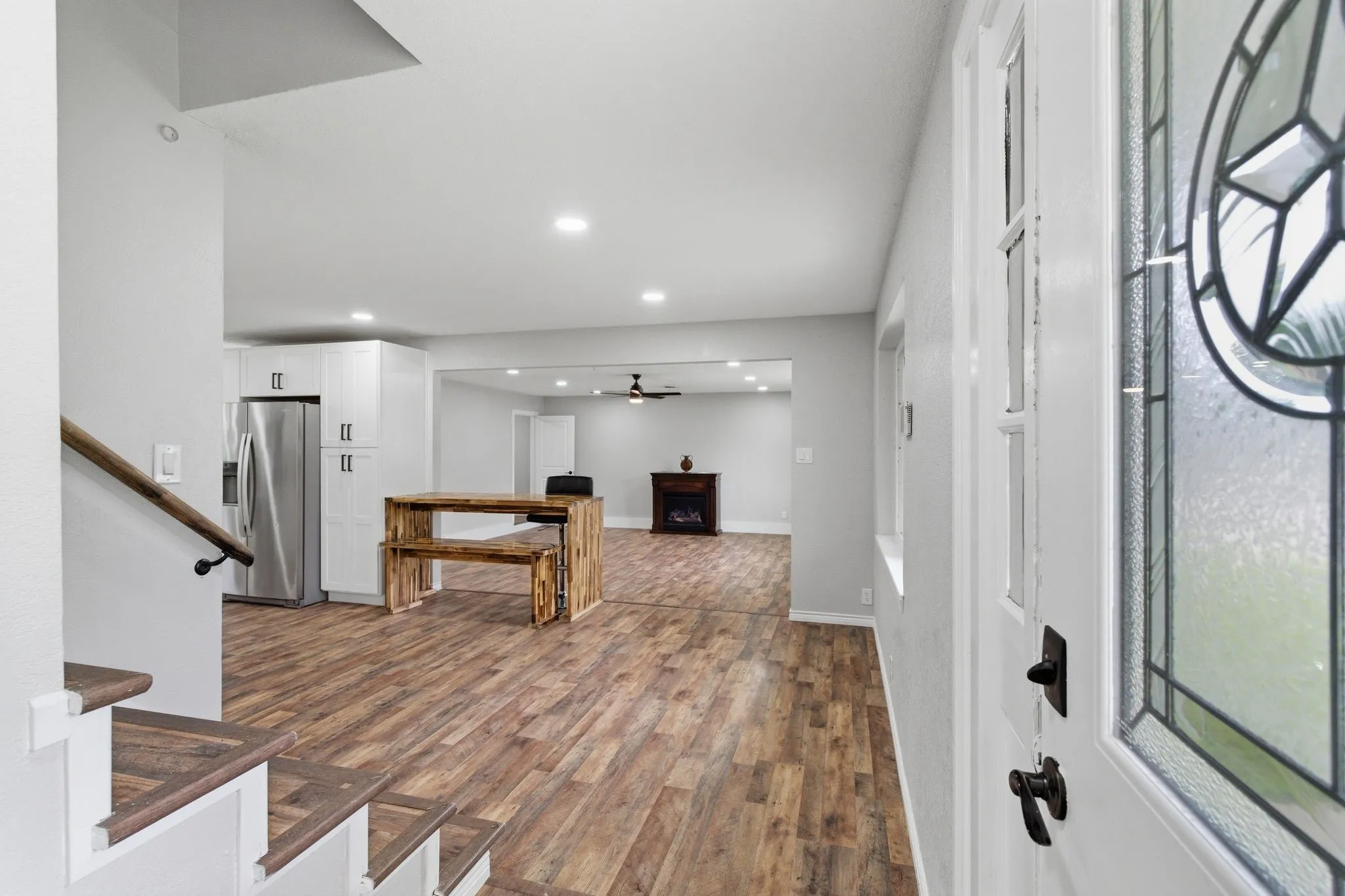 Single Family Residence For Sale in Tarrant County , 1900 Charleston Drive, Bedford, Texas 76022, 4 Bedroom, 4 Bathroom, 2 Garage spaces, 2,135 Sqft, built in 1963, mls#21264352, Real Estate Agent in Bedford, Homes For Sale in Tarrant county, Homes For Sale in Bedford, Realtor in Bedford Texas, Real Estate Brokerage Independent Realty Texas, Luminita Cordes Realtor