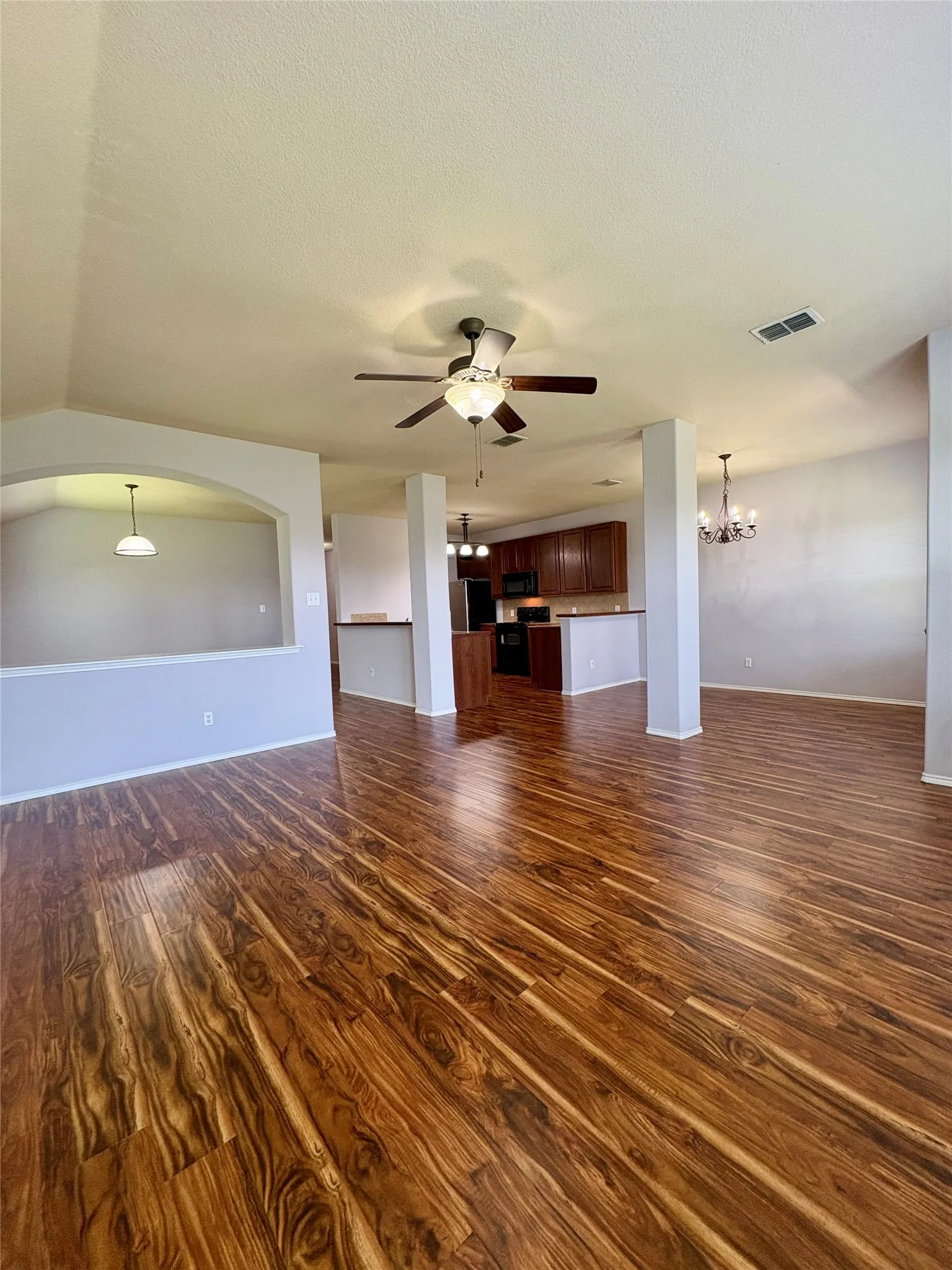 Single Family Residence For Rent in Collin County , 150 Briar Grove Drive, Princeton, Texas 75407, 3 Bedroom, 2 Bathroom, 2 Garage spaces, 1,902 Sqft, built in 2007, mls#21265521, Real Estate Agent in Princeton, Homes For Rent in Collin county, Homes For Rent in Princeton, Realtor in Princeton Texas, Real Estate Brokerage Independent Realty Texas, Luminita Cordes Realtor