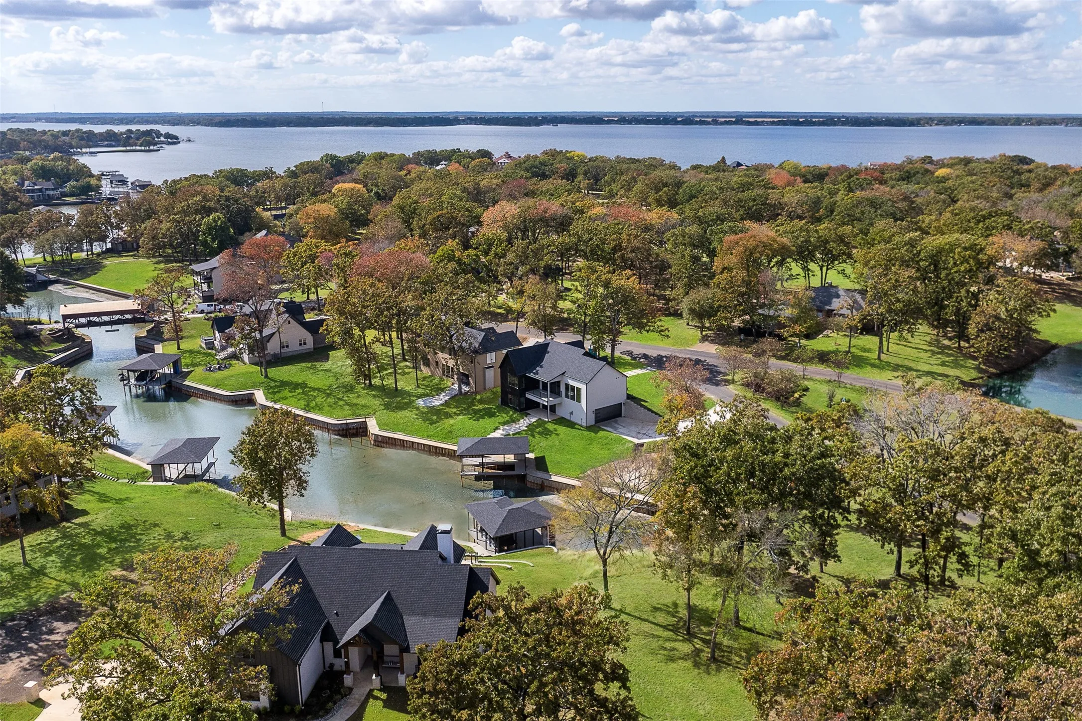 Single Family Residence For Sale in Henderson County , 114 Pinnacle Club Drive, Mabank, Texas 75156, 4 Bedroom, 4 Bathroom, 2 Garage spaces, 2,850 Sqft, built in 2025, mls#21265499, Real Estate Agent in Mabank, Homes For Sale in Henderson county, Homes For Sale in Mabank, Realtor in Mabank Texas, Real Estate Brokerage Independent Realty Texas, Luminita Cordes Realtor