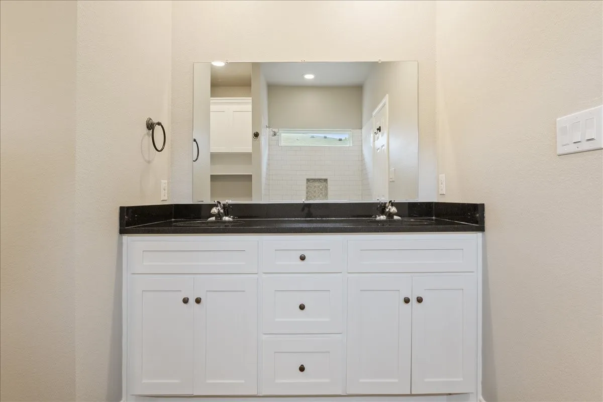 Single Family Residence For Sale in Mc Lennan County , 3525 N 24th Street, Waco, Texas 76708, 3 Bedroom, 2 Bathroom, Garage spaces, 1,530 Sqft, built in 2019, mls#21264681, Real Estate Agent in Waco, Homes For Sale in Mc Lennan county, Homes For Sale in Waco, Realtor in Waco Texas, Real Estate Brokerage Independent Realty Texas, Luminita Cordes Realtor