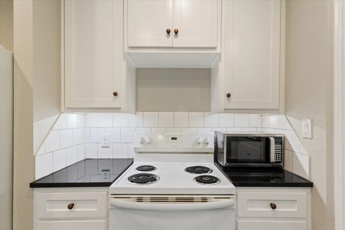 Single Family Residence For Sale in Mc Lennan County , 3525 N 24th Street, Waco, Texas 76708, 3 Bedroom, 2 Bathroom, Garage spaces, 1,530 Sqft, built in 2019, mls#21264681, Real Estate Agent in Waco, Homes For Sale in Mc Lennan county, Homes For Sale in Waco, Realtor in Waco Texas, Real Estate Brokerage Independent Realty Texas, Luminita Cordes Realtor