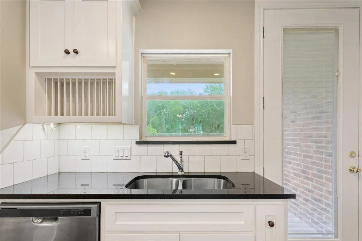 Single Family Residence For Sale in Mc Lennan County , 3525 N 24th Street, Waco, Texas 76708, 3 Bedroom, 2 Bathroom, Garage spaces, 1,530 Sqft, built in 2019, mls#21264681, Real Estate Agent in Waco, Homes For Sale in Mc Lennan county, Homes For Sale in Waco, Realtor in Waco Texas, Real Estate Brokerage Independent Realty Texas, Luminita Cordes Realtor