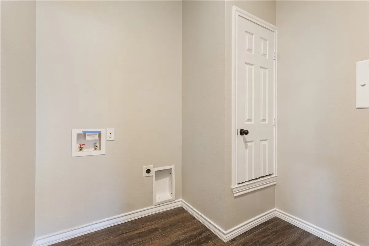 Single Family Residence For Sale in Mc Lennan County , 3525 N 24th Street, Waco, Texas 76708, 3 Bedroom, 2 Bathroom, Garage spaces, 1,530 Sqft, built in 2019, mls#21264681, Real Estate Agent in Waco, Homes For Sale in Mc Lennan county, Homes For Sale in Waco, Realtor in Waco Texas, Real Estate Brokerage Independent Realty Texas, Luminita Cordes Realtor