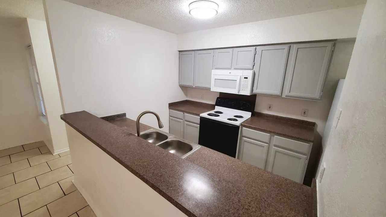 Duplex For Rent in Tarrant County , 3427 Republic Drive, Forest Hill, Texas 76140, 3 Bedroom, 2 Bathroom, Garage spaces, 1,300 Sqft, built in 1986, mls#21265554, Real Estate Agent in Forest Hill, Homes For Rent in Tarrant county, Homes For Rent in Forest Hill, Realtor in Forest Hill Texas, Real Estate Brokerage Independent Realty Texas, Luminita Cordes Realtor