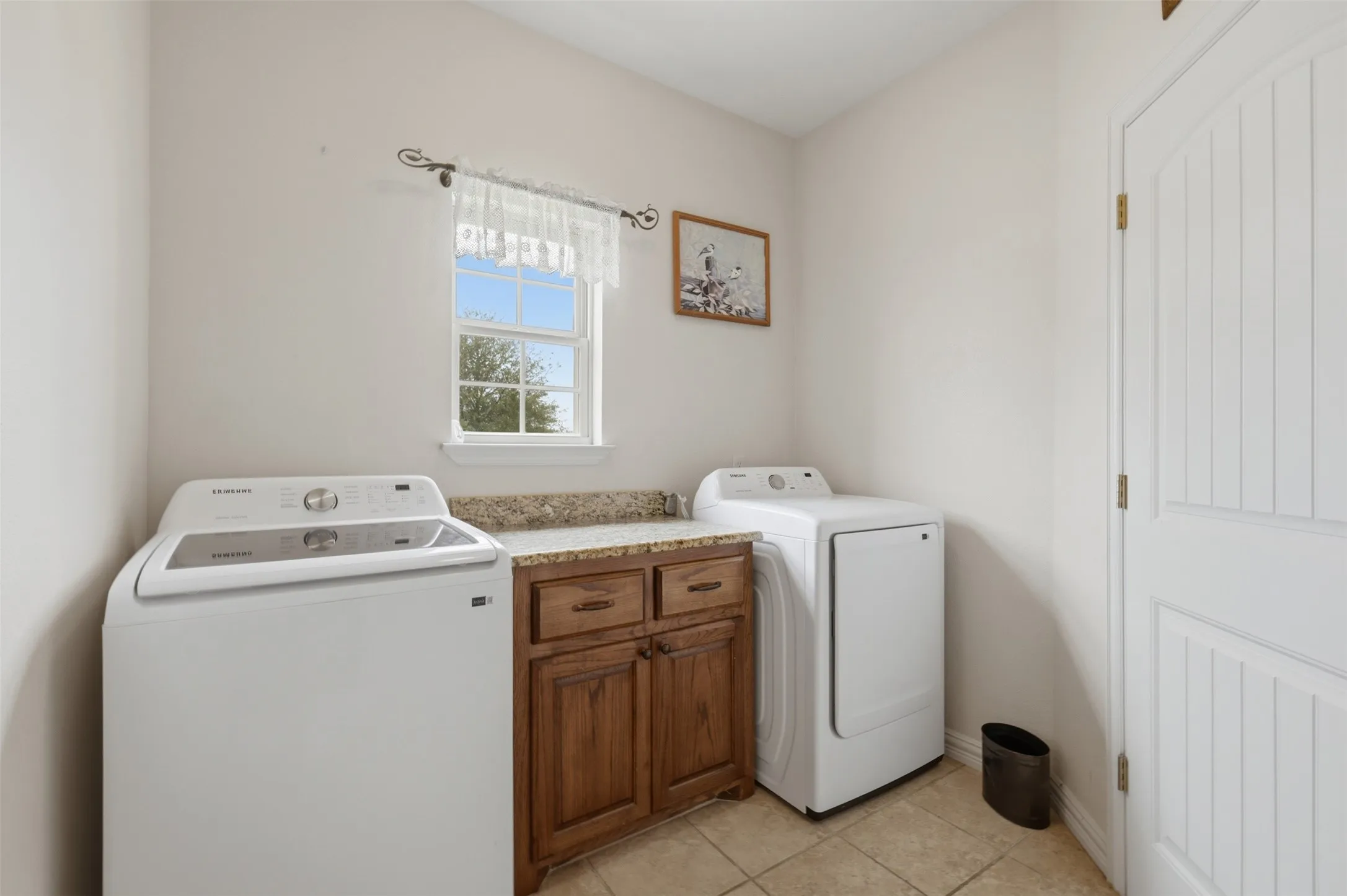 Farm For Sale in Hopkins County , 8737 E FM 1567, Sulphur Springs, Texas 75482, 5 Bedrooms, 3 Bathrooms, 2 Garage spaces, 2,650 Sqft, built in 2013, Price $990,000, mls#21265507, Real Estate Agent in Sulphur Springs, Homes For Sale in Hopkins county, Homes For Sale in Sulphur Springs, Realtor in Sulphur Springs Texas, Real Estate Brokerage Independent Realty Texas, Luminita Cordes Realtor