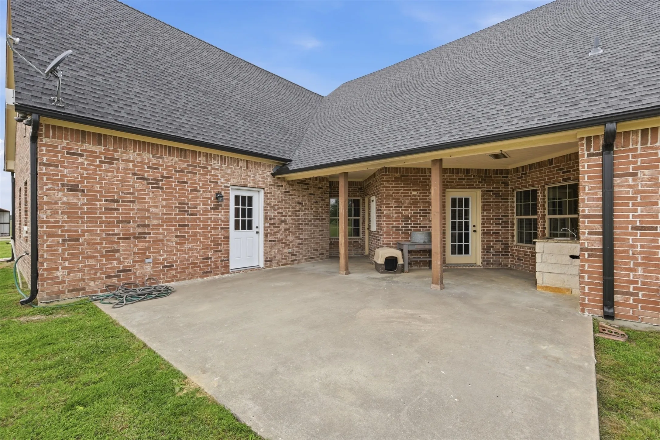 Farm For Sale in Hopkins County , 8737 E FM 1567, Sulphur Springs, Texas 75482, 5 Bedrooms, 3 Bathrooms, 2 Garage spaces, 2,650 Sqft, built in 2013, Price $990,000, mls#21265507, Real Estate Agent in Sulphur Springs, Homes For Sale in Hopkins county, Homes For Sale in Sulphur Springs, Realtor in Sulphur Springs Texas, Real Estate Brokerage Independent Realty Texas, Luminita Cordes Realtor