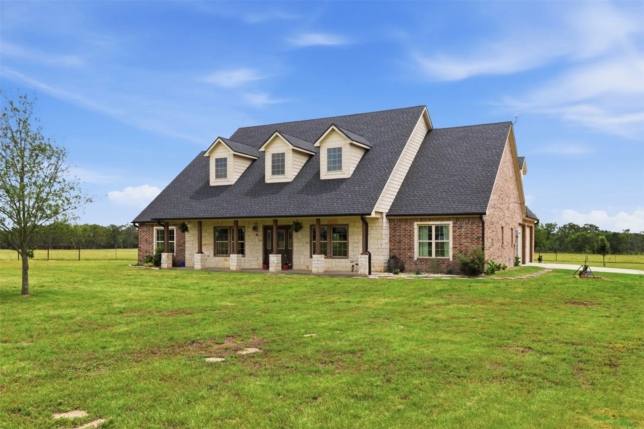 Farm For Sale in Hopkins County , 8737 E FM 1567, Sulphur Springs, Texas 75482, 5 Bedrooms, 3 Bathrooms, 2 Garage spaces, 2,650 Sqft, built in 2013, Price $990,000, mls#21265507, Real Estate Agent in Sulphur Springs, Homes For Sale in Hopkins county, Homes For Sale in Sulphur Springs, Realtor in Sulphur Springs Texas, Real Estate Brokerage Independent Realty Texas, Luminita Cordes Realtor