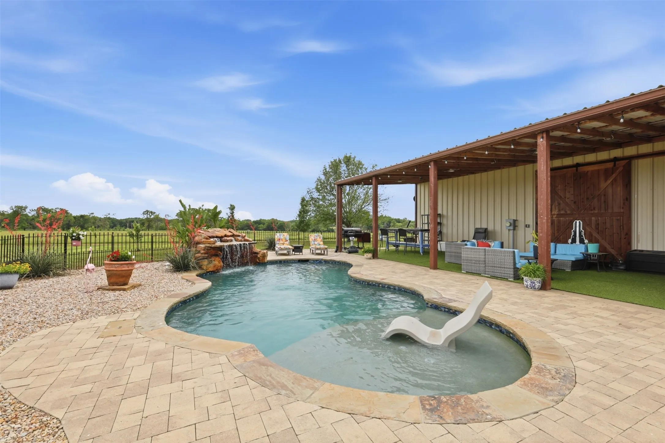 Farm For Sale in Hopkins County , 8737 E FM 1567, Sulphur Springs, Texas 75482, 5 Bedrooms, 3 Bathrooms, 2 Garage spaces, 2,650 Sqft, built in 2013, Price $990,000, mls#21265507, Real Estate Agent in Sulphur Springs, Homes For Sale in Hopkins county, Homes For Sale in Sulphur Springs, Realtor in Sulphur Springs Texas, Real Estate Brokerage Independent Realty Texas, Luminita Cordes Realtor