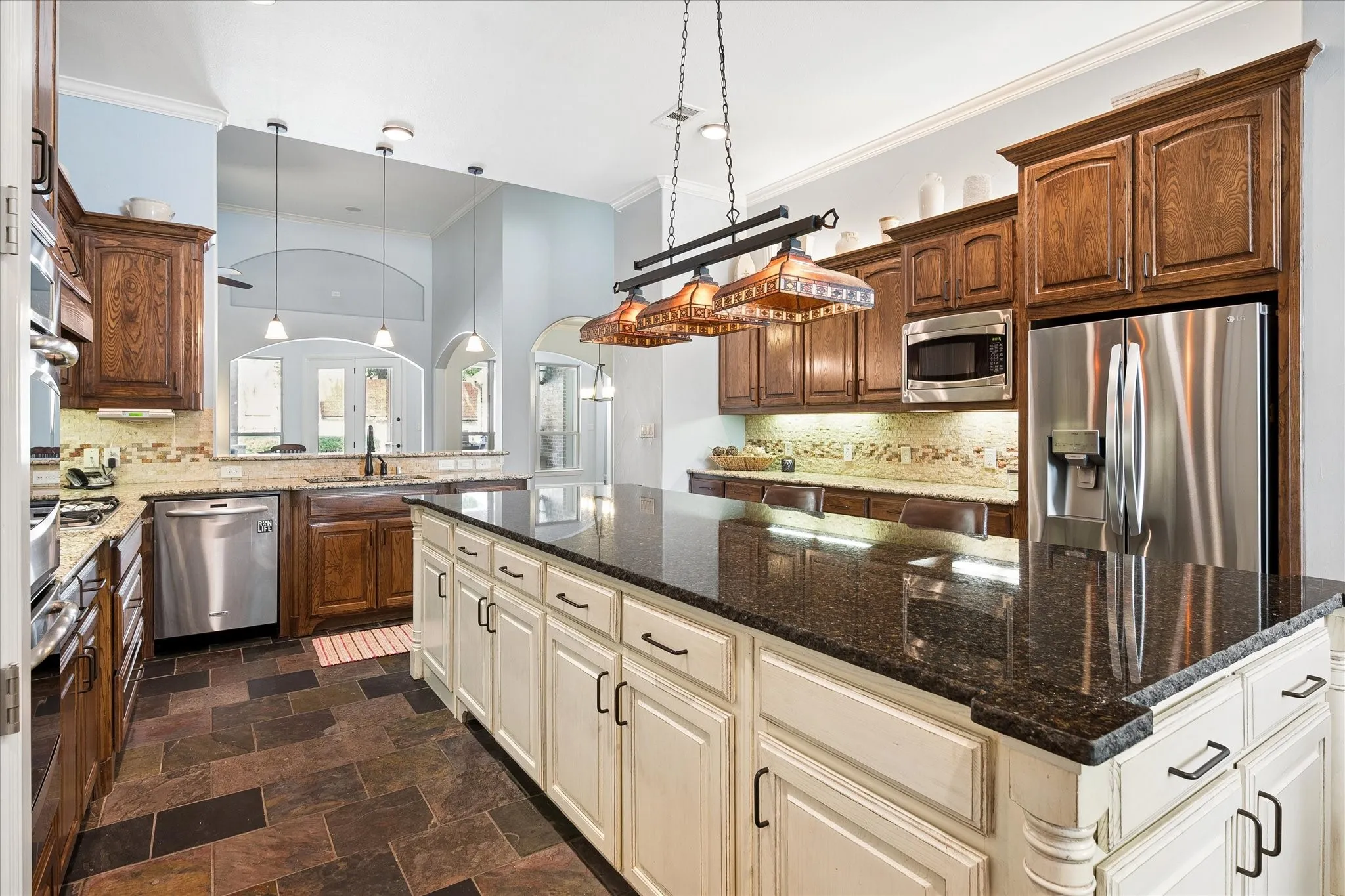 Single Family Residence For Sale in Denton County , 5913 Lavon Drive, Flower Mound, Texas 75028, 4 Bedroom, 3 Bathroom, 4 Garage spaces, 3,931 Sqft, built in 2010, mls#21261210, Real Estate Agent in Flower Mound, Homes For Sale in Denton county, Homes For Sale in Flower Mound, Realtor in Flower Mound Texas, Real Estate Brokerage Independent Realty Texas, Luminita Cordes Realtor