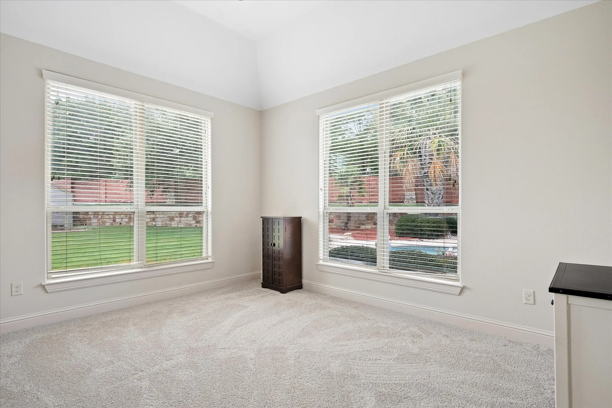 Single Family Residence For Sale in Denton County , 5913 Lavon Drive, Flower Mound, Texas 75028, 4 Bedroom, 3 Bathroom, 4 Garage spaces, 3,931 Sqft, built in 2010, mls#21261210, Real Estate Agent in Flower Mound, Homes For Sale in Denton county, Homes For Sale in Flower Mound, Realtor in Flower Mound Texas, Real Estate Brokerage Independent Realty Texas, Luminita Cordes Realtor