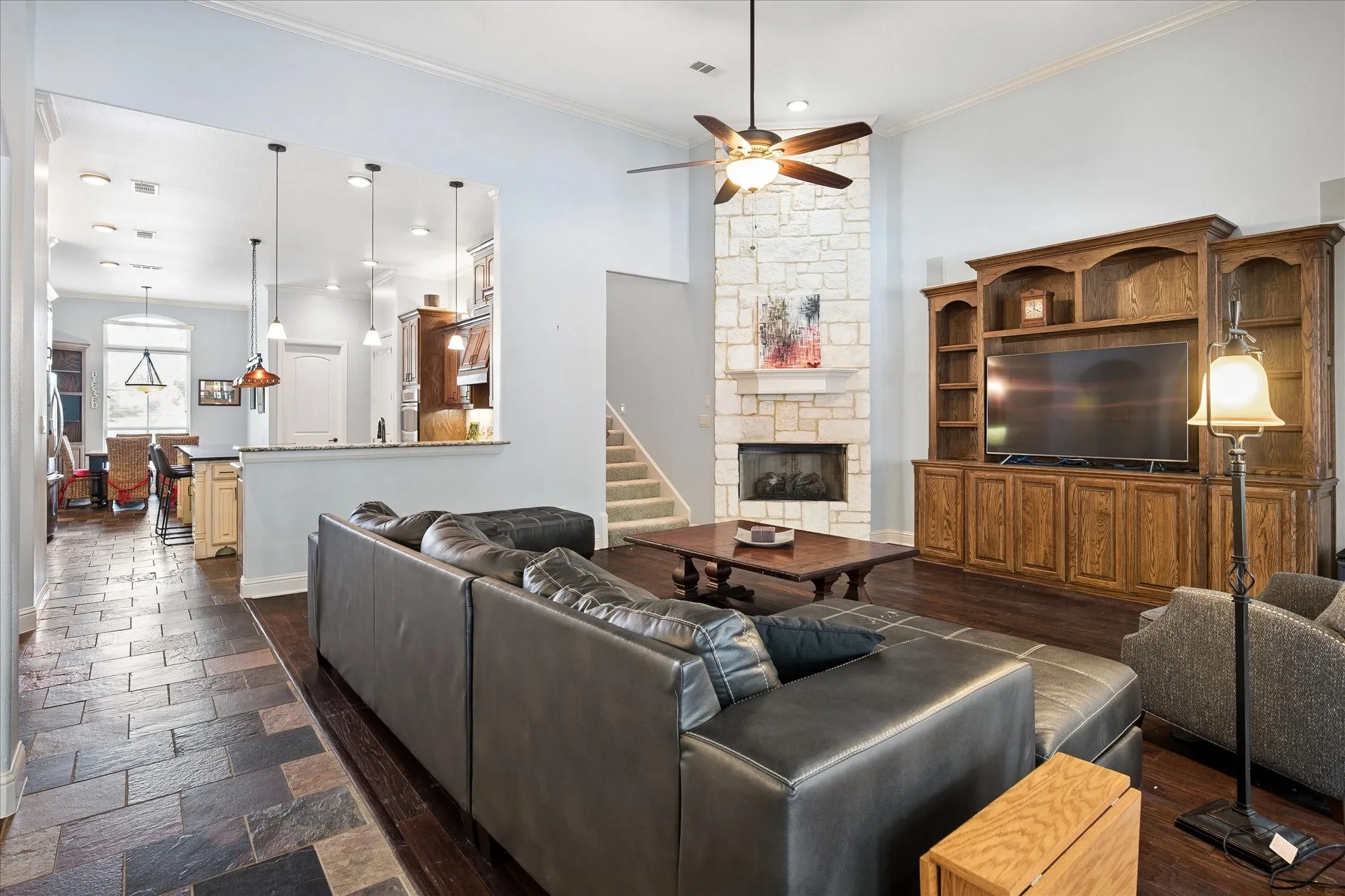 Single Family Residence For Sale in Denton County , 5913 Lavon Drive, Flower Mound, Texas 75028, 4 Bedroom, 3 Bathroom, 4 Garage spaces, 3,931 Sqft, built in 2010, mls#21261210, Real Estate Agent in Flower Mound, Homes For Sale in Denton county, Homes For Sale in Flower Mound, Realtor in Flower Mound Texas, Real Estate Brokerage Independent Realty Texas, Luminita Cordes Realtor