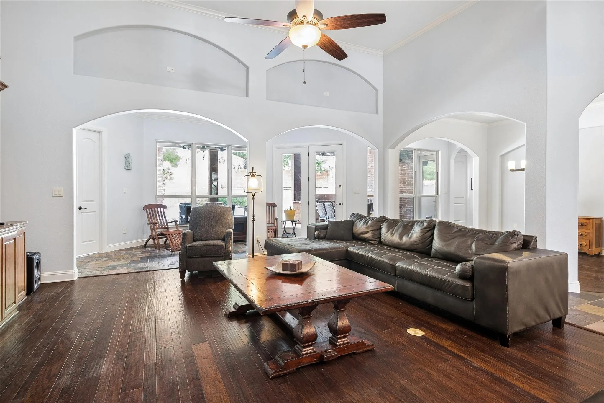 Single Family Residence For Sale in Denton County , 5913 Lavon Drive, Flower Mound, Texas 75028, 4 Bedroom, 3 Bathroom, 4 Garage spaces, 3,931 Sqft, built in 2010, mls#21261210, Real Estate Agent in Flower Mound, Homes For Sale in Denton county, Homes For Sale in Flower Mound, Realtor in Flower Mound Texas, Real Estate Brokerage Independent Realty Texas, Luminita Cordes Realtor