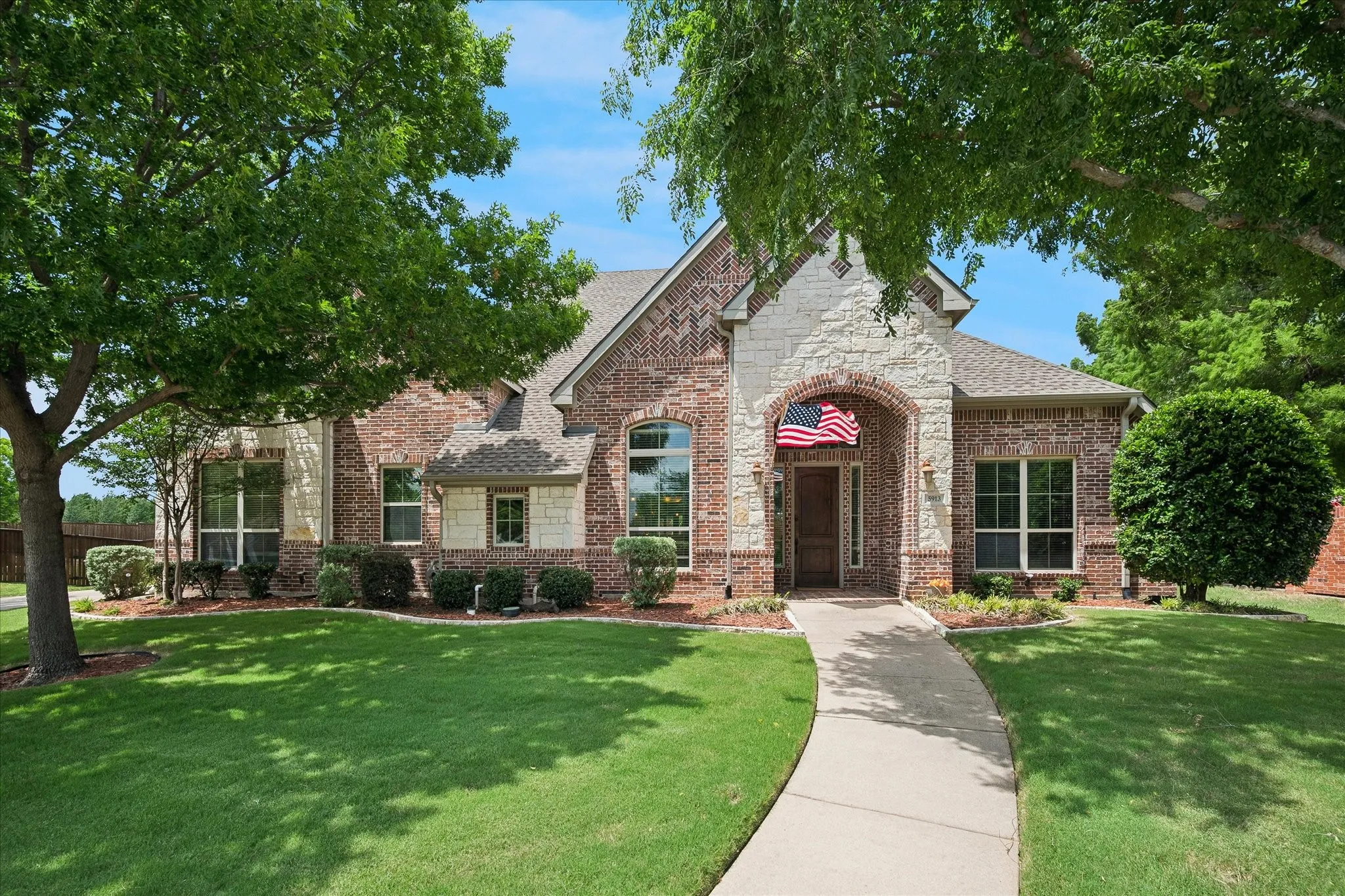 Single Family Residence For Sale in Denton County , 5913 Lavon Drive, Flower Mound, Texas 75028, 4 Bedroom, 3 Bathroom, 4 Garage spaces, 3,931 Sqft, built in 2010, mls#21261210, Real Estate Agent in Flower Mound, Homes For Sale in Denton county, Homes For Sale in Flower Mound, Realtor in Flower Mound Texas, Real Estate Brokerage Independent Realty Texas, Luminita Cordes Realtor