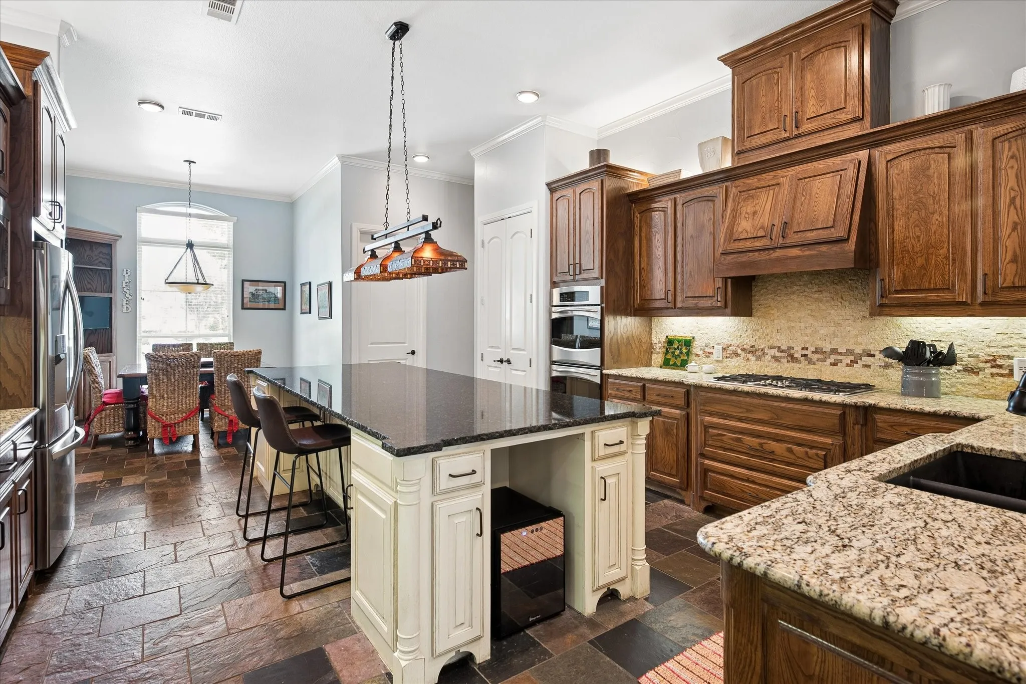 Single Family Residence For Sale in Denton County , 5913 Lavon Drive, Flower Mound, Texas 75028, 4 Bedroom, 3 Bathroom, 4 Garage spaces, 3,931 Sqft, built in 2010, mls#21261210, Real Estate Agent in Flower Mound, Homes For Sale in Denton county, Homes For Sale in Flower Mound, Realtor in Flower Mound Texas, Real Estate Brokerage Independent Realty Texas, Luminita Cordes Realtor