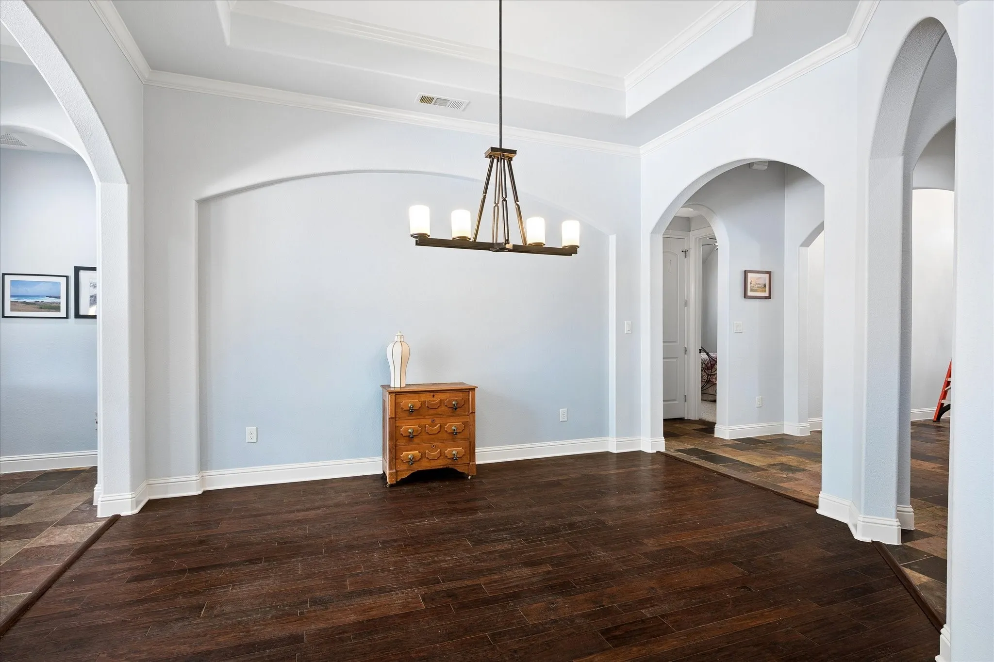 Single Family Residence For Sale in Denton County , 5913 Lavon Drive, Flower Mound, Texas 75028, 4 Bedroom, 3 Bathroom, 4 Garage spaces, 3,931 Sqft, built in 2010, mls#21261210, Real Estate Agent in Flower Mound, Homes For Sale in Denton county, Homes For Sale in Flower Mound, Realtor in Flower Mound Texas, Real Estate Brokerage Independent Realty Texas, Luminita Cordes Realtor