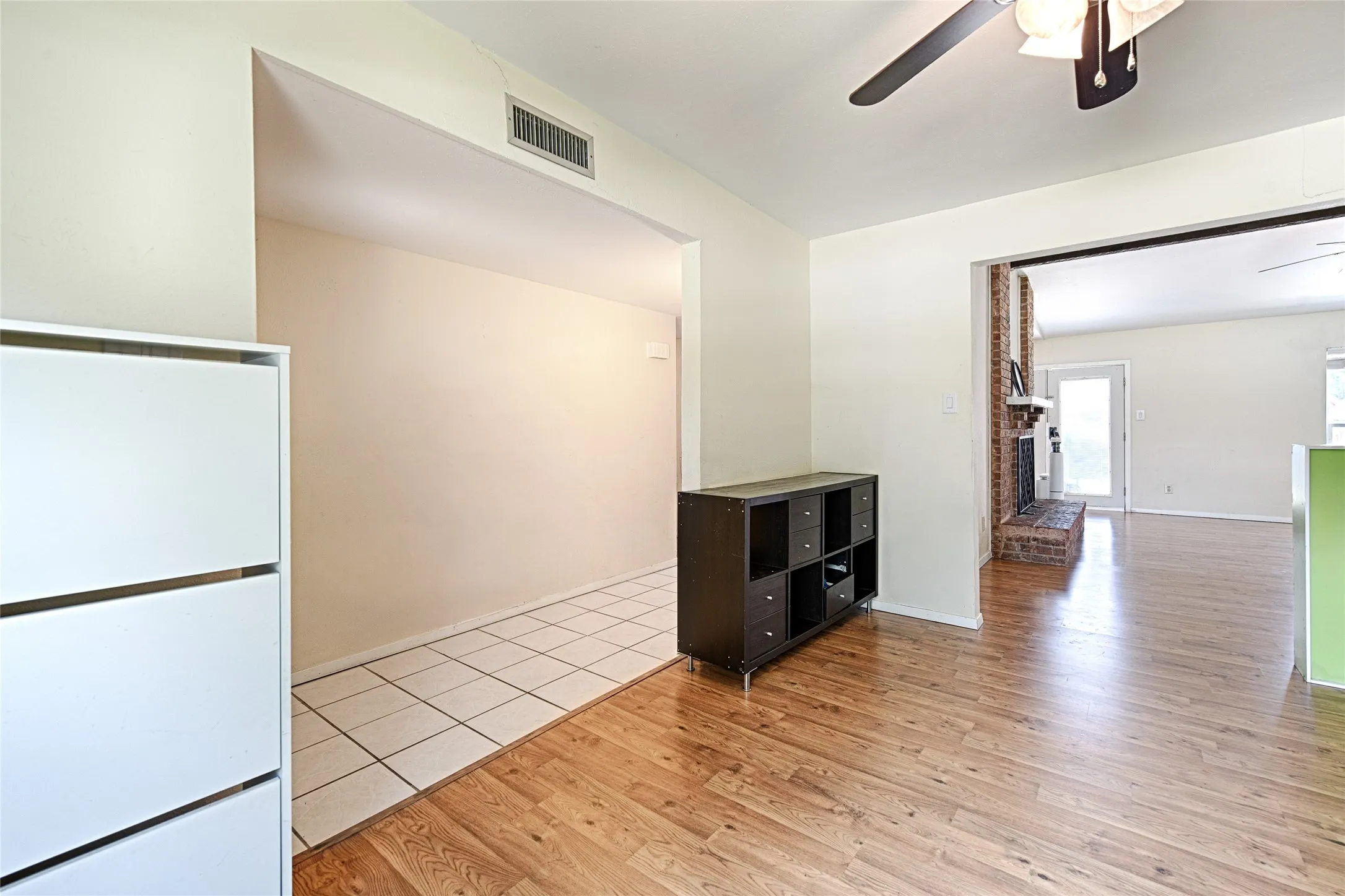 Single Family Residence For Sale in Dallas County , 438 Woodhurst Drive, Coppell, Texas 75019, 3 Bedrooms, 2 Bathrooms, 1 Garage spaces, 1,642 Sqft, built in 1979, Price $410,000, mls#21265606, Real Estate Agent in Coppell, Homes For Sale in Dallas county, Homes For Sale in Coppell, Realtor in Coppell Texas, Real Estate Brokerage Independent Realty Texas, Luminita Cordes Realtor