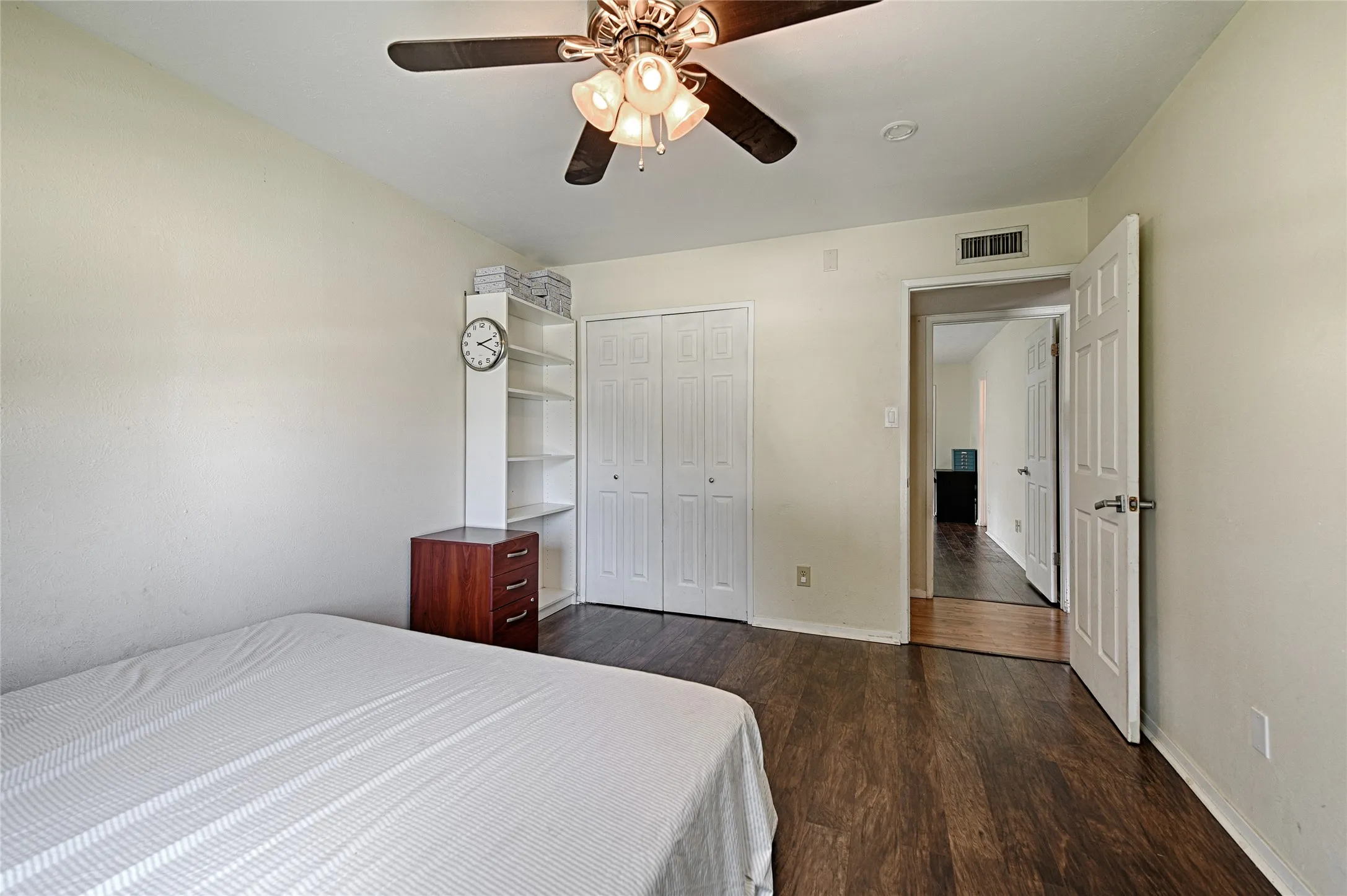 Single Family Residence For Sale in Dallas County , 438 Woodhurst Drive, Coppell, Texas 75019, 3 Bedrooms, 2 Bathrooms, 1 Garage spaces, 1,642 Sqft, built in 1979, Price $410,000, mls#21265606, Real Estate Agent in Coppell, Homes For Sale in Dallas county, Homes For Sale in Coppell, Realtor in Coppell Texas, Real Estate Brokerage Independent Realty Texas, Luminita Cordes Realtor