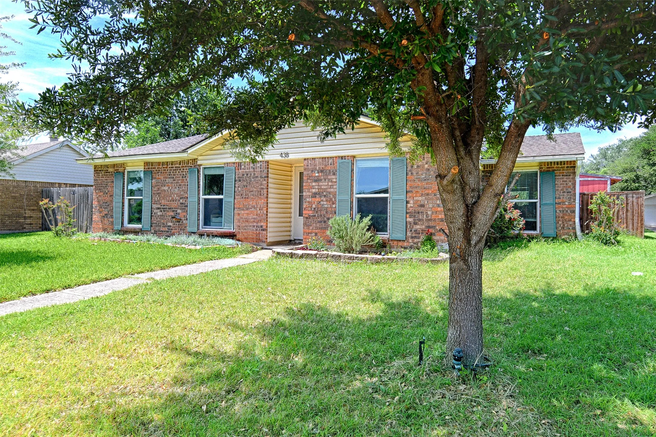 Single Family Residence For Sale in Dallas County , 438 Woodhurst Drive, Coppell, Texas 75019, 3 Bedrooms, 2 Bathrooms, 1 Garage spaces, 1,642 Sqft, built in 1979, Price $410,000, mls#21265606, Real Estate Agent in Coppell, Homes For Sale in Dallas county, Homes For Sale in Coppell, Realtor in Coppell Texas, Real Estate Brokerage Independent Realty Texas, Luminita Cordes Realtor