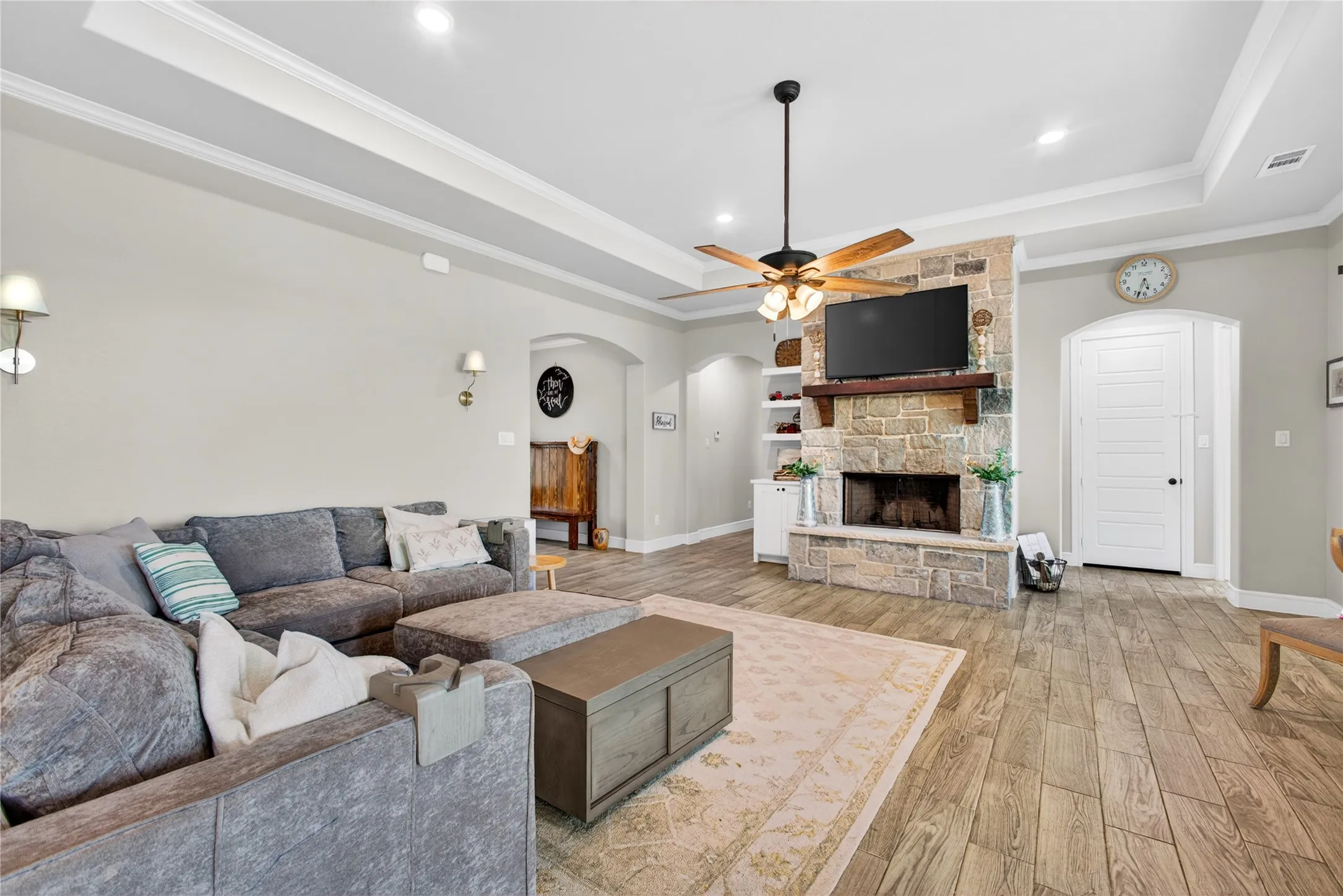 Single Family Residence For Sale in Fannin County , 1705 S Fm 1752, Savoy, Texas 75479, 5 Bedroom, 2 Bathroom, 2 Garage spaces, 2,432 Sqft, built in 2023, mls#21265588, Real Estate Agent in Savoy, Homes For Sale in Fannin county, Homes For Sale in Savoy, Realtor in Savoy Texas, Real Estate Brokerage Independent Realty Texas, Luminita Cordes Realtor