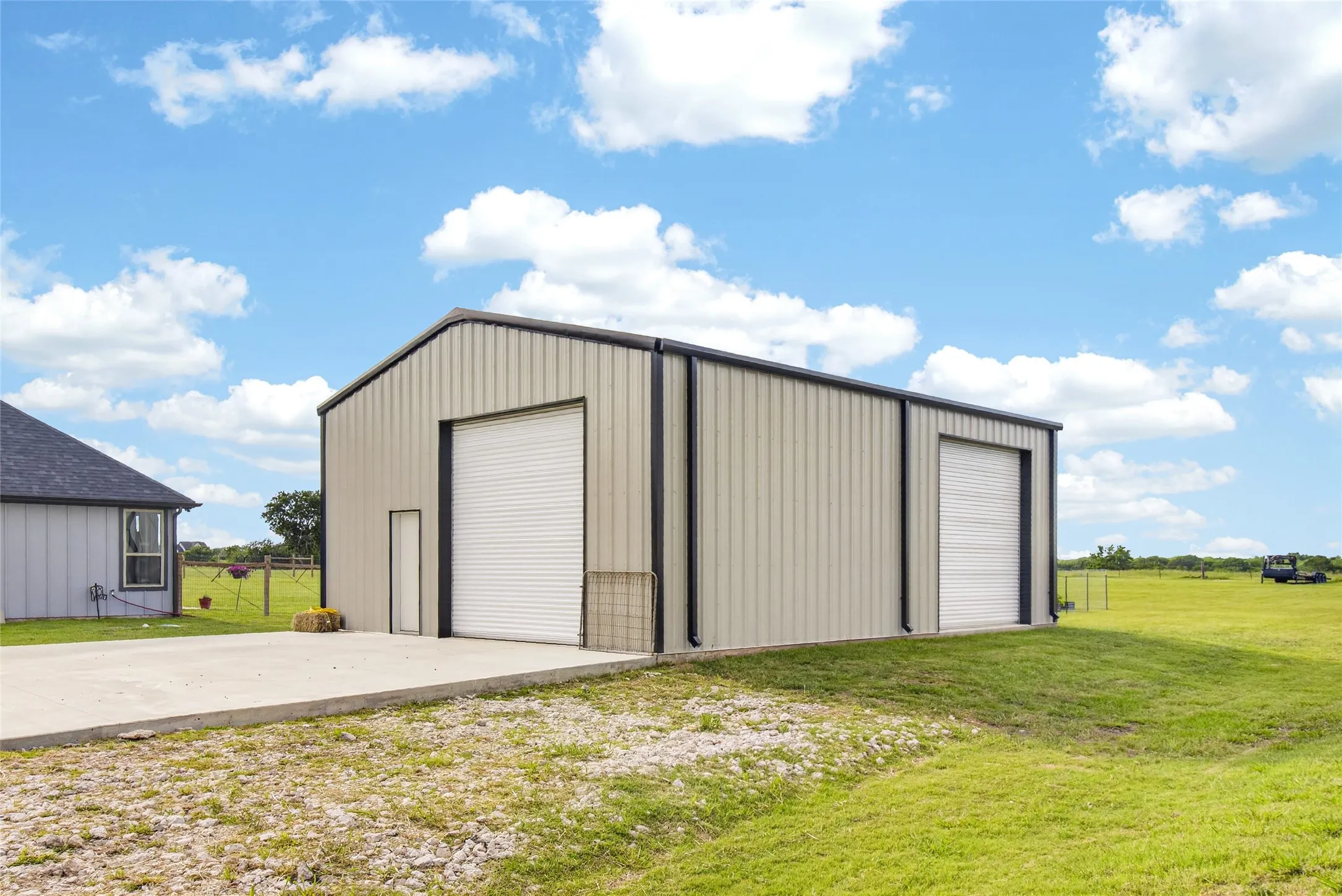 Single Family Residence For Sale in Fannin County , 1705 S Fm 1752, Savoy, Texas 75479, 5 Bedroom, 2 Bathroom, 2 Garage spaces, 2,432 Sqft, built in 2023, mls#21265588, Real Estate Agent in Savoy, Homes For Sale in Fannin county, Homes For Sale in Savoy, Realtor in Savoy Texas, Real Estate Brokerage Independent Realty Texas, Luminita Cordes Realtor