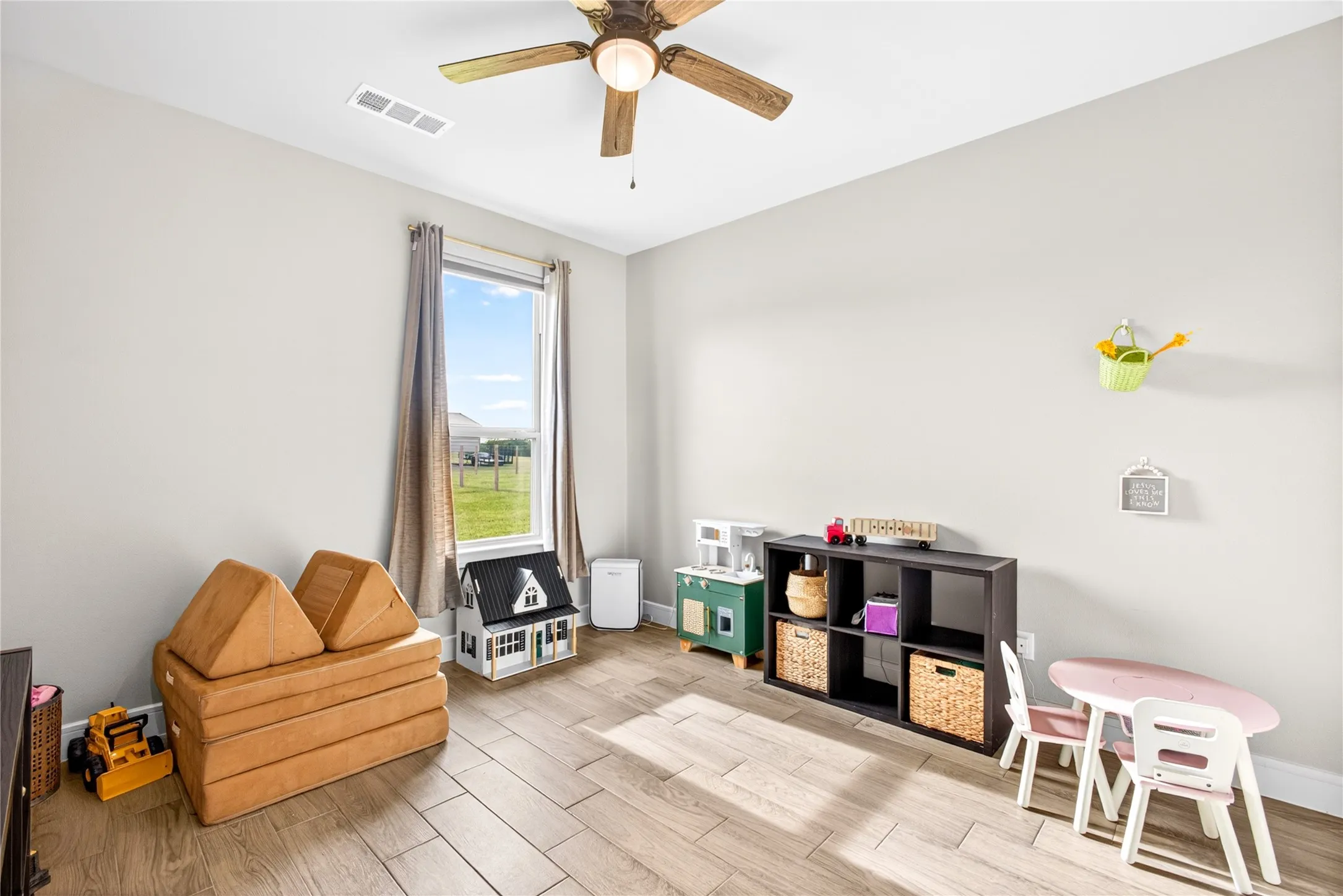 Single Family Residence For Sale in Fannin County , 1705 S Fm 1752, Savoy, Texas 75479, 5 Bedroom, 2 Bathroom, 2 Garage spaces, 2,432 Sqft, built in 2023, mls#21265588, Real Estate Agent in Savoy, Homes For Sale in Fannin county, Homes For Sale in Savoy, Realtor in Savoy Texas, Real Estate Brokerage Independent Realty Texas, Luminita Cordes Realtor