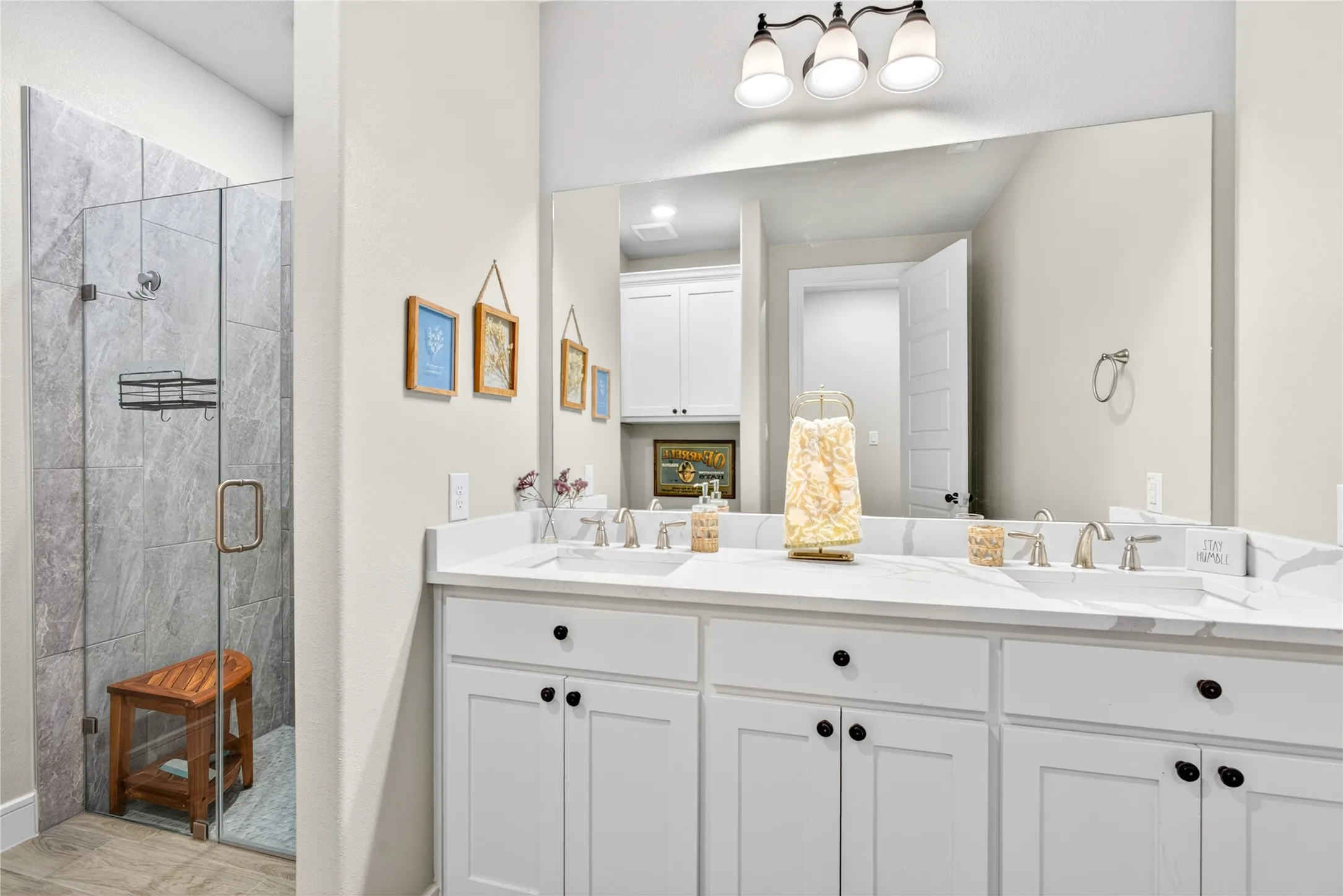 Single Family Residence For Sale in Fannin County , 1705 S Fm 1752, Savoy, Texas 75479, 5 Bedroom, 2 Bathroom, 2 Garage spaces, 2,432 Sqft, built in 2023, mls#21265588, Real Estate Agent in Savoy, Homes For Sale in Fannin county, Homes For Sale in Savoy, Realtor in Savoy Texas, Real Estate Brokerage Independent Realty Texas, Luminita Cordes Realtor