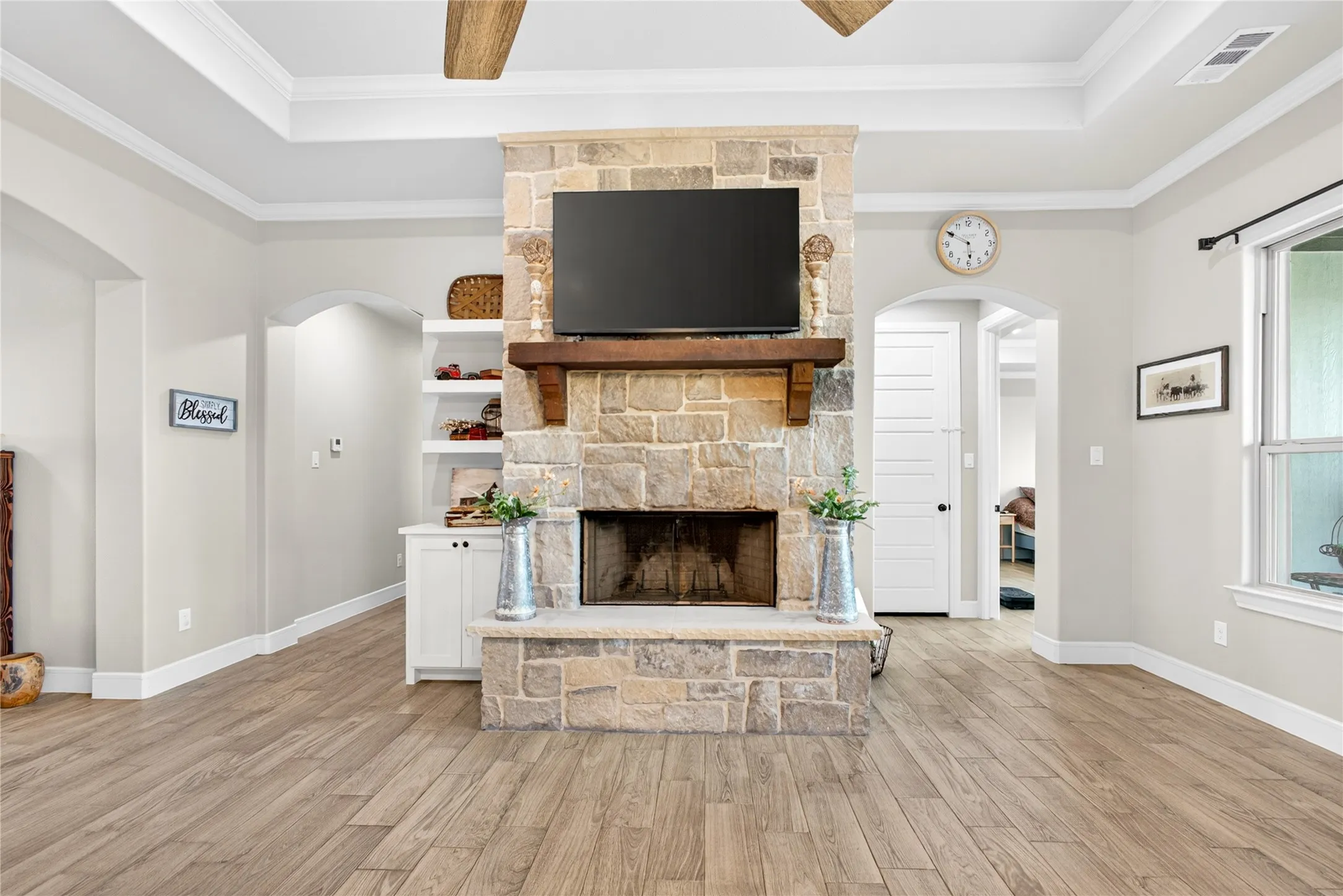 Single Family Residence For Sale in Fannin County , 1705 S Fm 1752, Savoy, Texas 75479, 5 Bedroom, 2 Bathroom, 2 Garage spaces, 2,432 Sqft, built in 2023, mls#21265588, Real Estate Agent in Savoy, Homes For Sale in Fannin county, Homes For Sale in Savoy, Realtor in Savoy Texas, Real Estate Brokerage Independent Realty Texas, Luminita Cordes Realtor