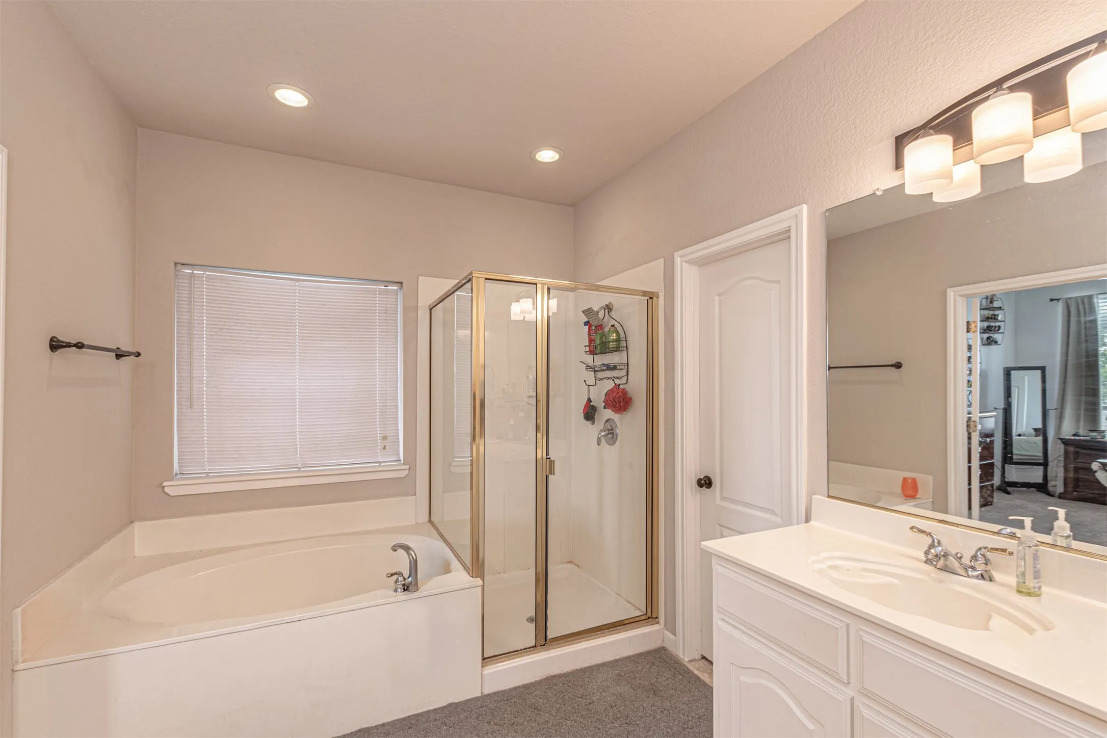 Single Family Residence For Sale in Tarrant County , 5724 Table Rock Drive, Fort Worth, Texas 76131, 4 Bedroom, 3 Bathroom, 2 Garage spaces, 2,462 Sqft, built in 2002, mls#21263443, Real Estate Agent in Fort Worth, Homes For Sale in Tarrant county, Homes For Sale in Fort Worth, Realtor in Fort Worth Texas, Real Estate Brokerage Independent Realty Texas, Luminita Cordes Realtor