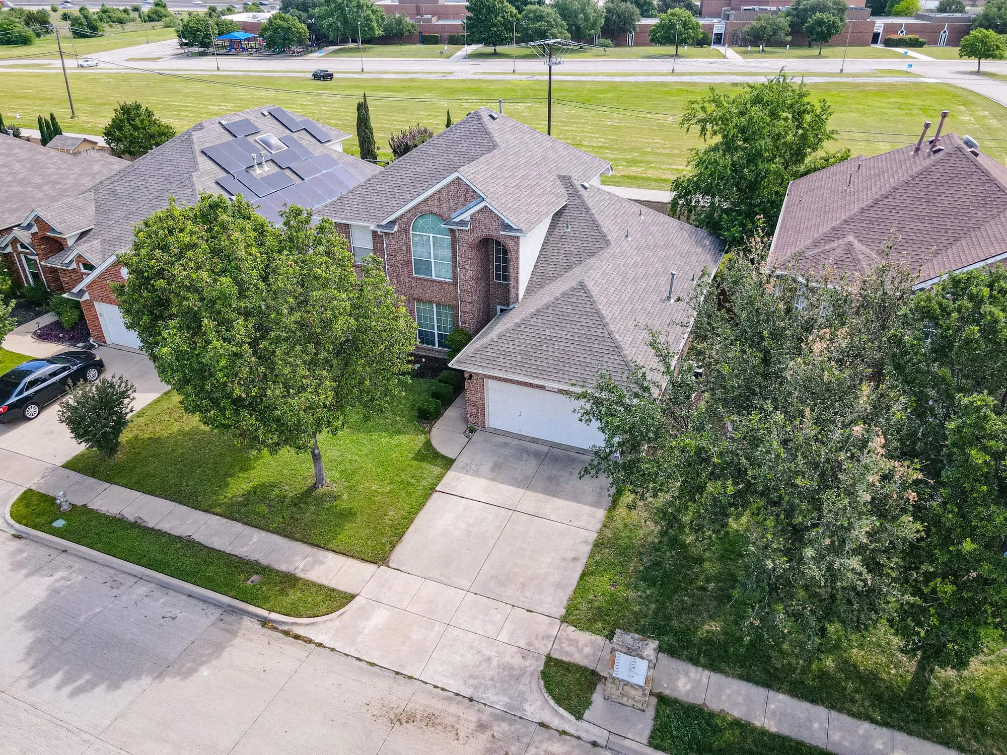 Single Family Residence For Sale in Tarrant County , 5724 Table Rock Drive, Fort Worth, Texas 76131, 4 Bedroom, 3 Bathroom, 2 Garage spaces, 2,462 Sqft, built in 2002, mls#21263443, Real Estate Agent in Fort Worth, Homes For Sale in Tarrant county, Homes For Sale in Fort Worth, Realtor in Fort Worth Texas, Real Estate Brokerage Independent Realty Texas, Luminita Cordes Realtor