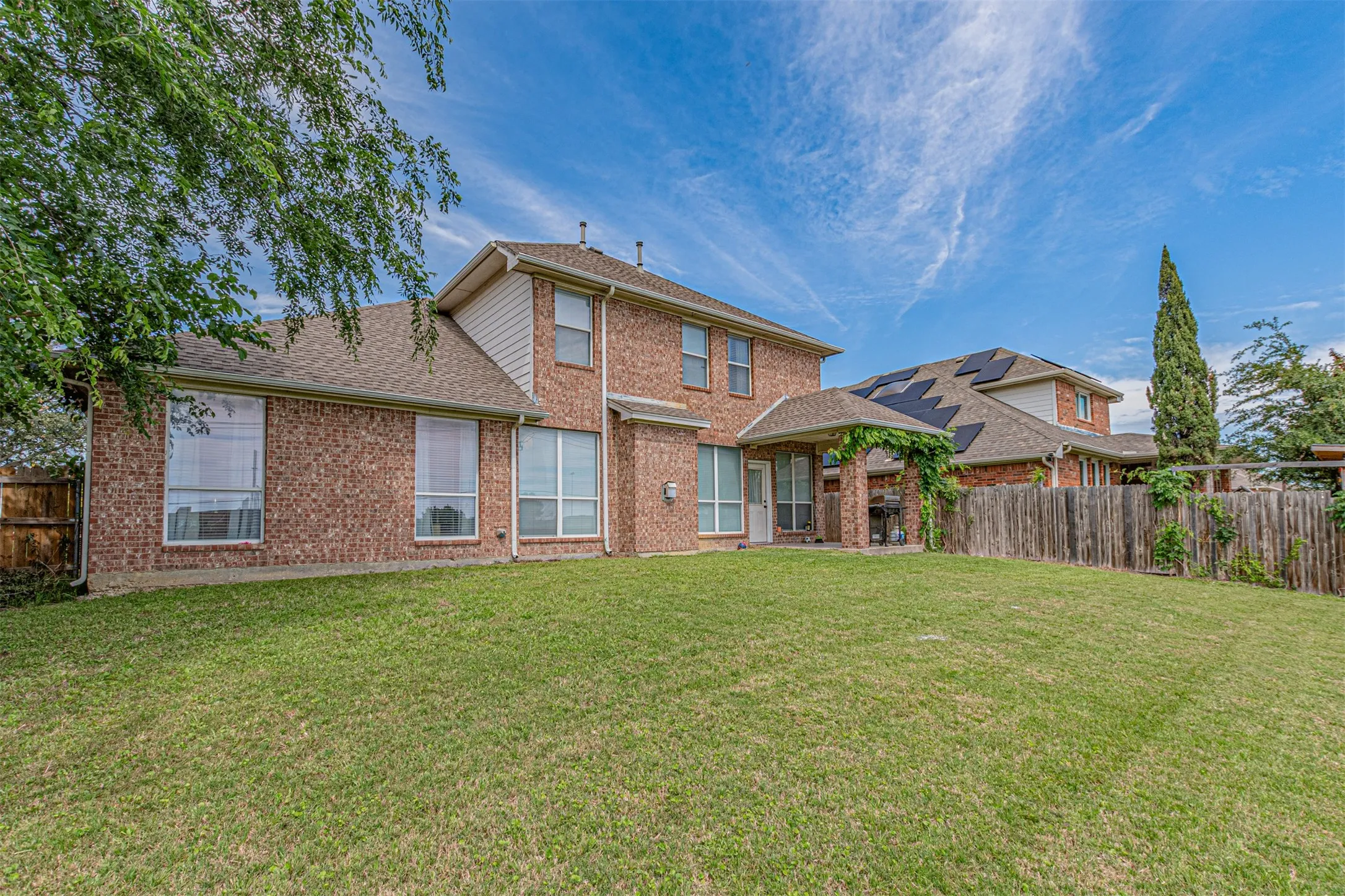 Single Family Residence For Sale in Tarrant County , 5724 Table Rock Drive, Fort Worth, Texas 76131, 4 Bedroom, 3 Bathroom, 2 Garage spaces, 2,462 Sqft, built in 2002, mls#21263443, Real Estate Agent in Fort Worth, Homes For Sale in Tarrant county, Homes For Sale in Fort Worth, Realtor in Fort Worth Texas, Real Estate Brokerage Independent Realty Texas, Luminita Cordes Realtor