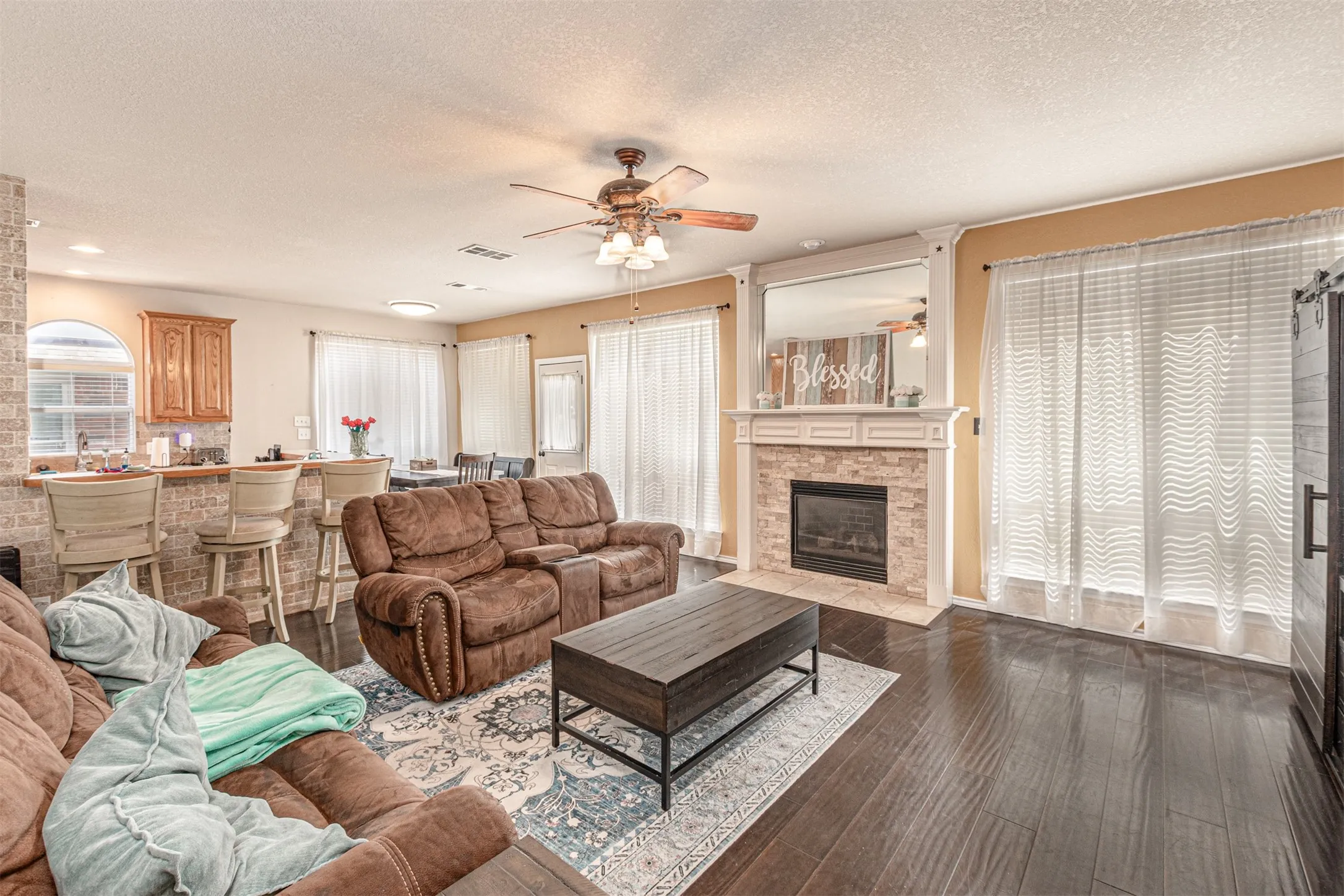 Single Family Residence For Sale in Tarrant County , 5724 Table Rock Drive, Fort Worth, Texas 76131, 4 Bedroom, 3 Bathroom, 2 Garage spaces, 2,462 Sqft, built in 2002, mls#21263443, Real Estate Agent in Fort Worth, Homes For Sale in Tarrant county, Homes For Sale in Fort Worth, Realtor in Fort Worth Texas, Real Estate Brokerage Independent Realty Texas, Luminita Cordes Realtor