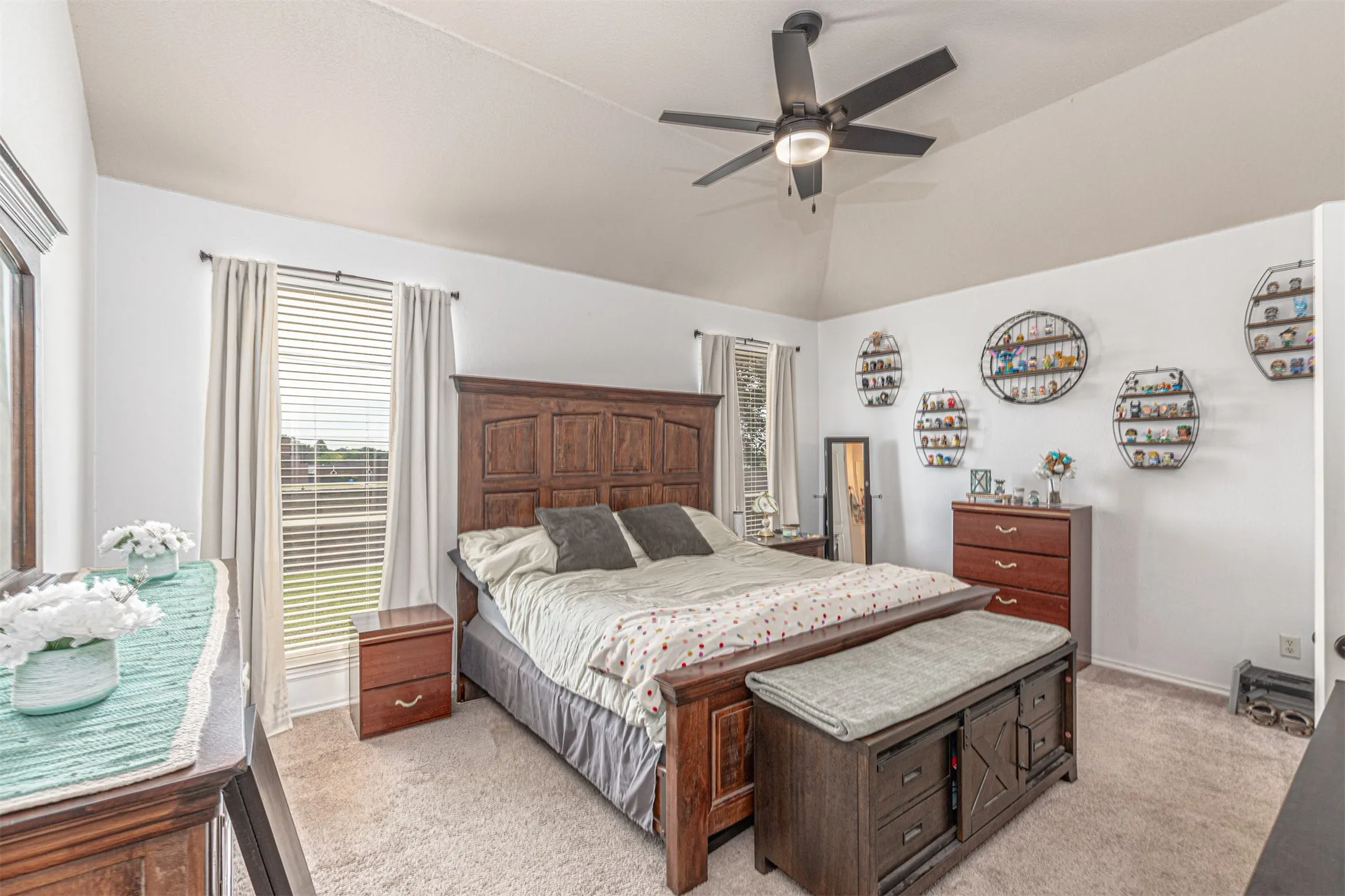 Single Family Residence For Sale in Tarrant County , 5724 Table Rock Drive, Fort Worth, Texas 76131, 4 Bedroom, 3 Bathroom, 2 Garage spaces, 2,462 Sqft, built in 2002, mls#21263443, Real Estate Agent in Fort Worth, Homes For Sale in Tarrant county, Homes For Sale in Fort Worth, Realtor in Fort Worth Texas, Real Estate Brokerage Independent Realty Texas, Luminita Cordes Realtor