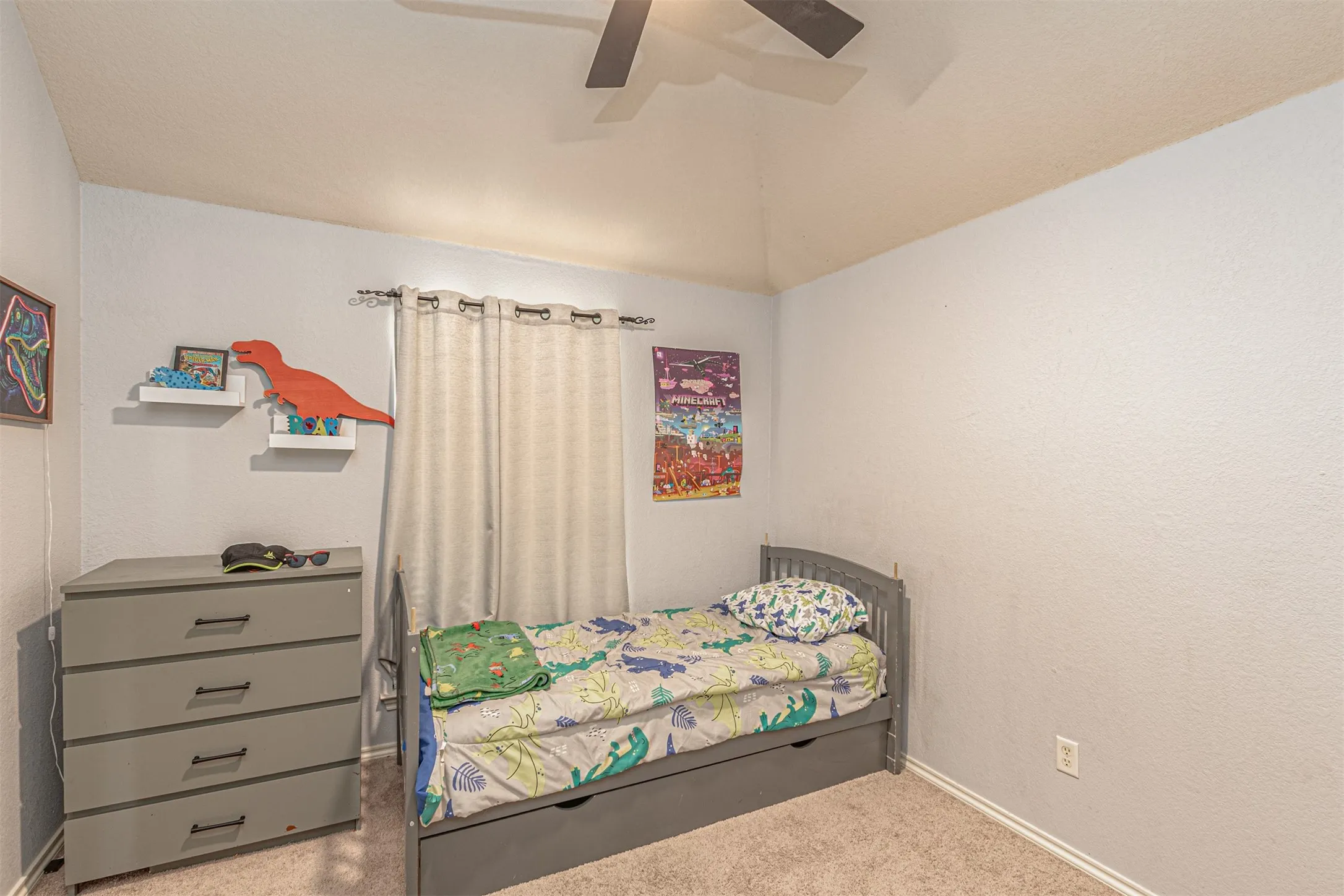 Single Family Residence For Sale in Tarrant County , 5724 Table Rock Drive, Fort Worth, Texas 76131, 4 Bedroom, 3 Bathroom, 2 Garage spaces, 2,462 Sqft, built in 2002, mls#21263443, Real Estate Agent in Fort Worth, Homes For Sale in Tarrant county, Homes For Sale in Fort Worth, Realtor in Fort Worth Texas, Real Estate Brokerage Independent Realty Texas, Luminita Cordes Realtor