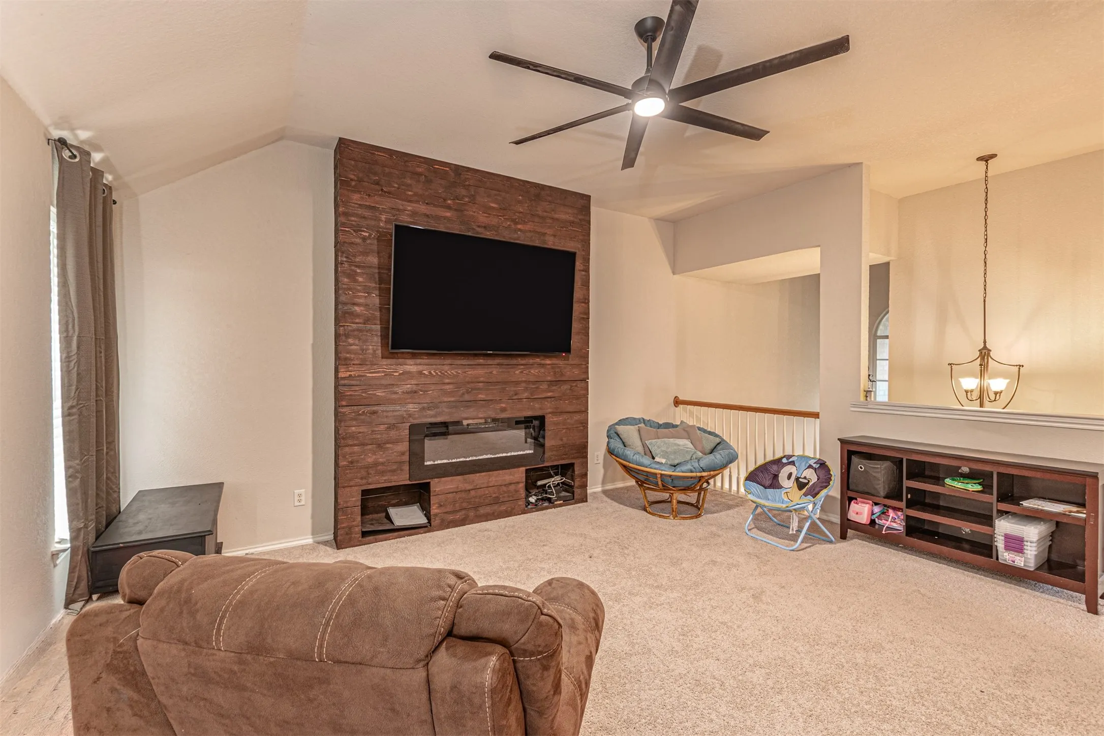 Single Family Residence For Sale in Tarrant County , 5724 Table Rock Drive, Fort Worth, Texas 76131, 4 Bedroom, 3 Bathroom, 2 Garage spaces, 2,462 Sqft, built in 2002, mls#21263443, Real Estate Agent in Fort Worth, Homes For Sale in Tarrant county, Homes For Sale in Fort Worth, Realtor in Fort Worth Texas, Real Estate Brokerage Independent Realty Texas, Luminita Cordes Realtor
