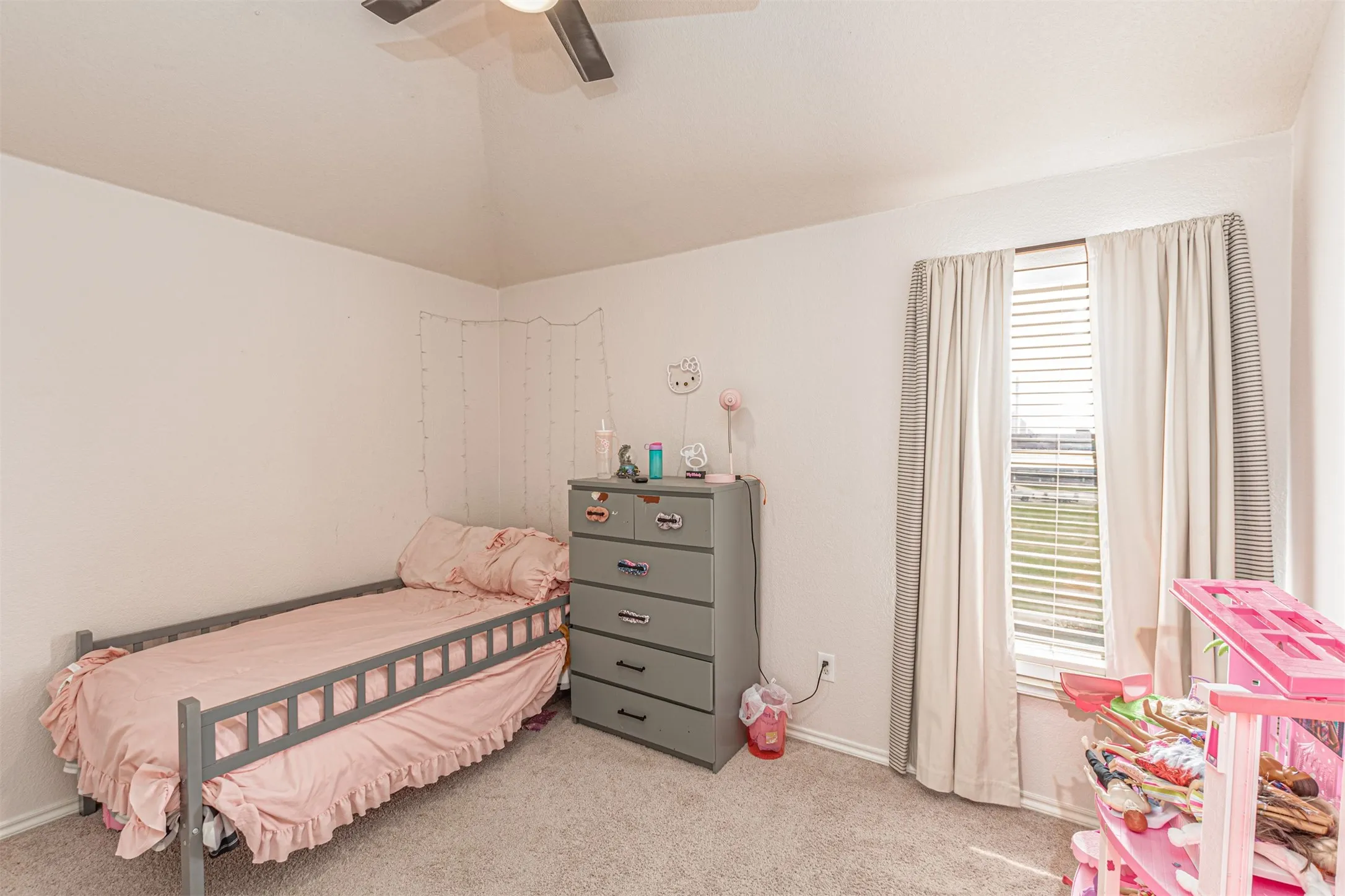 Single Family Residence For Sale in Tarrant County , 5724 Table Rock Drive, Fort Worth, Texas 76131, 4 Bedroom, 3 Bathroom, 2 Garage spaces, 2,462 Sqft, built in 2002, mls#21263443, Real Estate Agent in Fort Worth, Homes For Sale in Tarrant county, Homes For Sale in Fort Worth, Realtor in Fort Worth Texas, Real Estate Brokerage Independent Realty Texas, Luminita Cordes Realtor