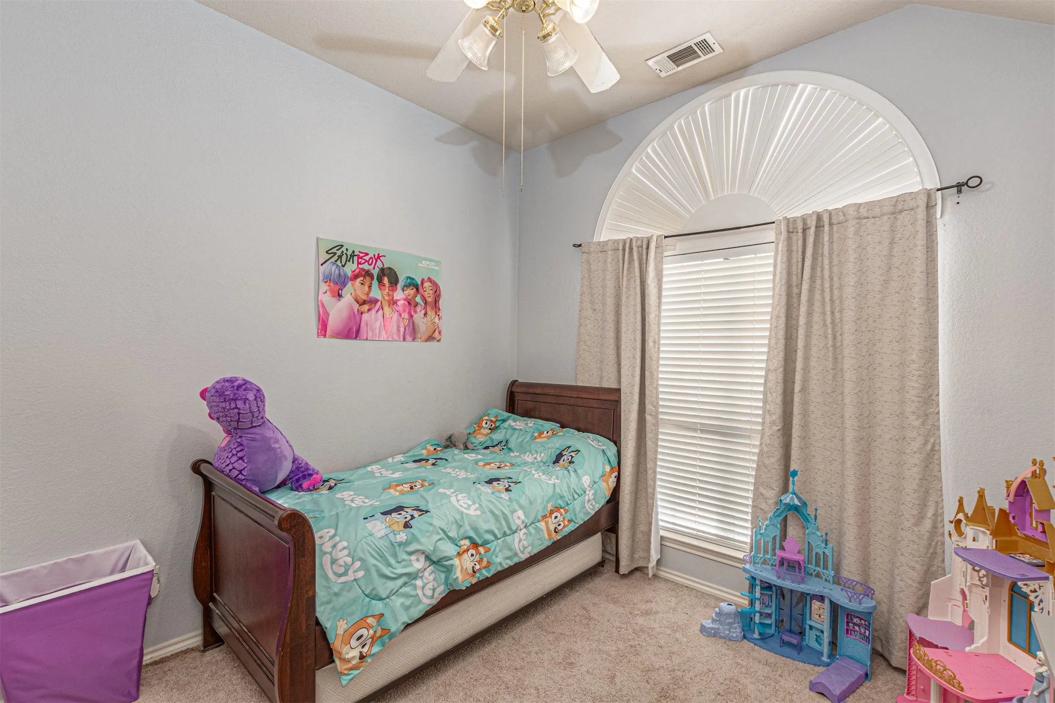 Single Family Residence For Sale in Tarrant County , 5724 Table Rock Drive, Fort Worth, Texas 76131, 4 Bedroom, 3 Bathroom, 2 Garage spaces, 2,462 Sqft, built in 2002, mls#21263443, Real Estate Agent in Fort Worth, Homes For Sale in Tarrant county, Homes For Sale in Fort Worth, Realtor in Fort Worth Texas, Real Estate Brokerage Independent Realty Texas, Luminita Cordes Realtor