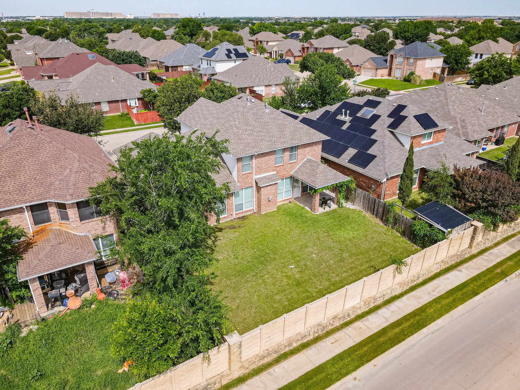 Single Family Residence For Sale in Tarrant County , 5724 Table Rock Drive, Fort Worth, Texas 76131, 4 Bedroom, 3 Bathroom, 2 Garage spaces, 2,462 Sqft, built in 2002, mls#21263443, Real Estate Agent in Fort Worth, Homes For Sale in Tarrant county, Homes For Sale in Fort Worth, Realtor in Fort Worth Texas, Real Estate Brokerage Independent Realty Texas, Luminita Cordes Realtor