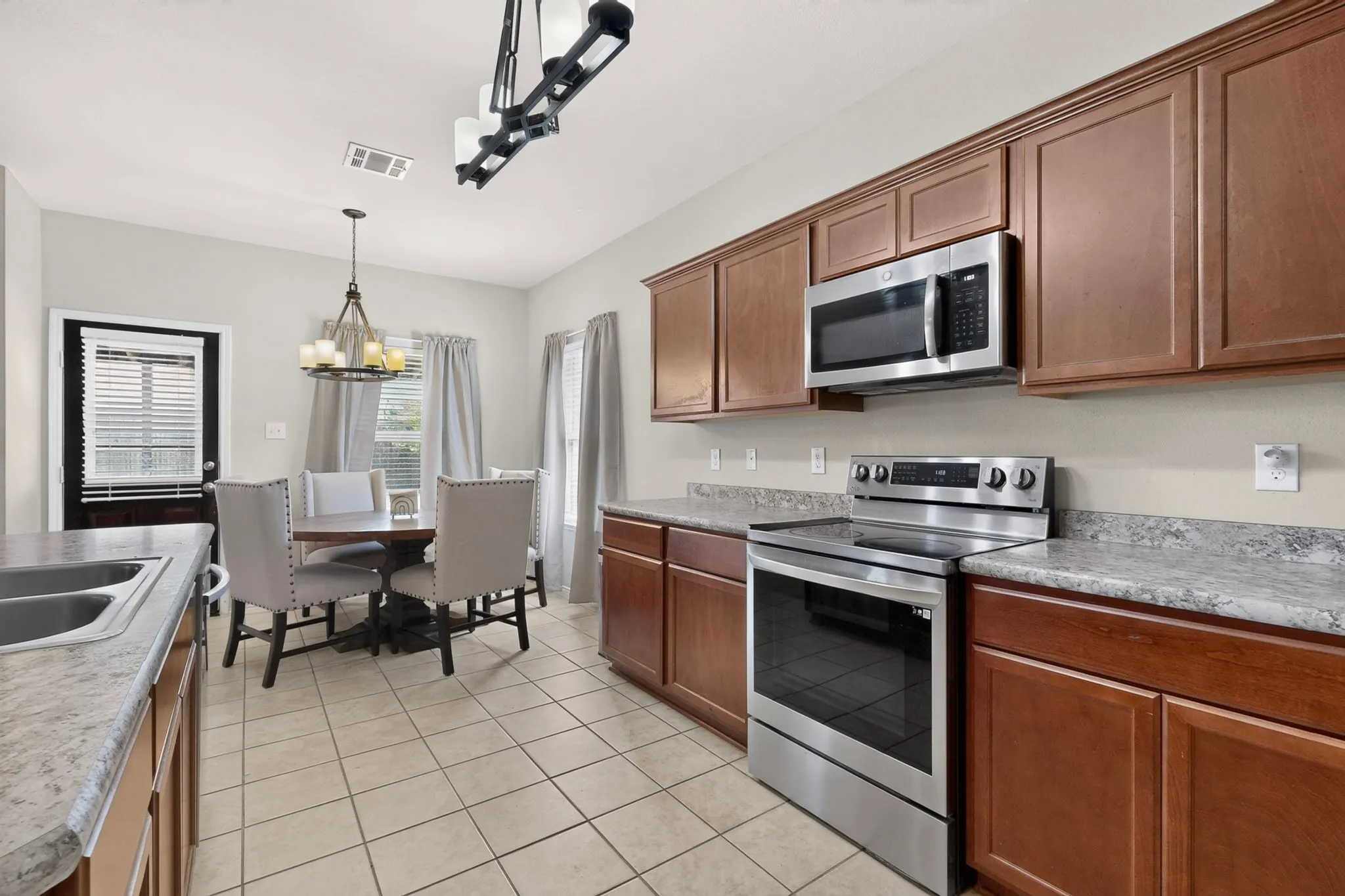 Single Family Residence For Sale in Collin County , 502 Hawthorn Drive, Josephine, Texas 75173, 5 Bedroom, 3 Bathroom, 2 Garage spaces, 2,598 Sqft, built in 2016, mls#21265639, Real Estate Agent in Josephine, Homes For Sale in Collin county, Homes For Sale in Josephine, Realtor in Josephine Texas, Real Estate Brokerage Independent Realty Texas, Luminita Cordes Realtor