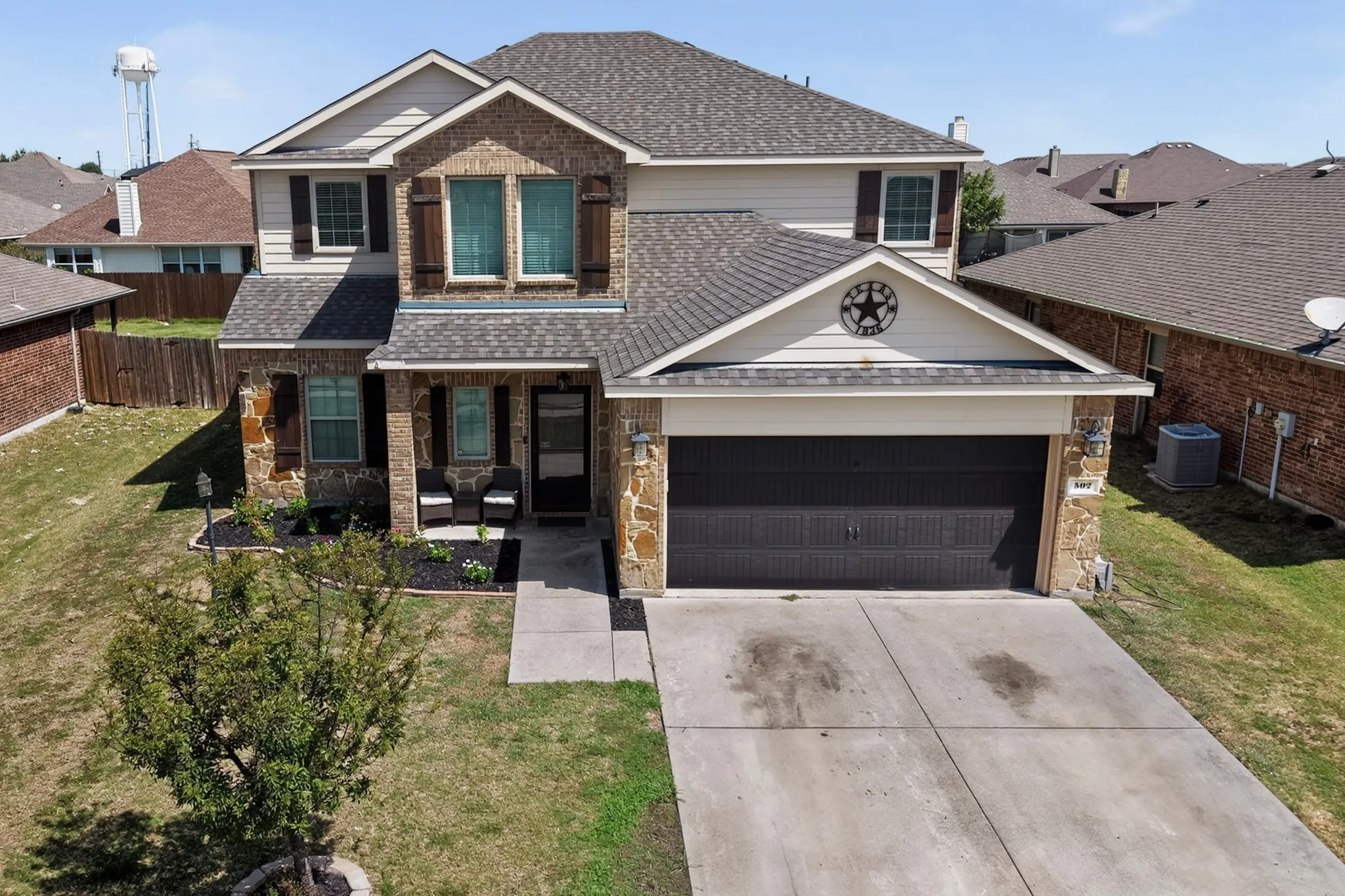 Single Family Residence For Sale in Collin County , 502 Hawthorn Drive, Josephine, Texas 75173, 5 Bedroom, 3 Bathroom, 2 Garage spaces, 2,598 Sqft, built in 2016, mls#21265639, Real Estate Agent in Josephine, Homes For Sale in Collin county, Homes For Sale in Josephine, Realtor in Josephine Texas, Real Estate Brokerage Independent Realty Texas, Luminita Cordes Realtor