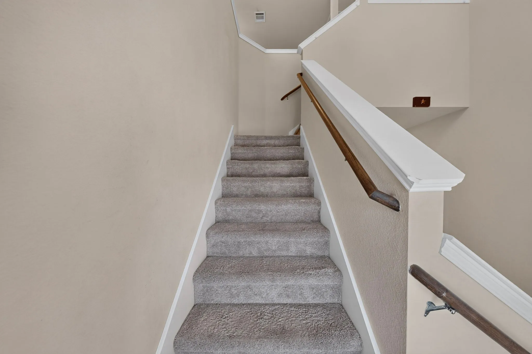 Single Family Residence For Sale in Collin County , 502 Hawthorn Drive, Josephine, Texas 75173, 5 Bedroom, 3 Bathroom, 2 Garage spaces, 2,598 Sqft, built in 2016, mls#21265639, Real Estate Agent in Josephine, Homes For Sale in Collin county, Homes For Sale in Josephine, Realtor in Josephine Texas, Real Estate Brokerage Independent Realty Texas, Luminita Cordes Realtor